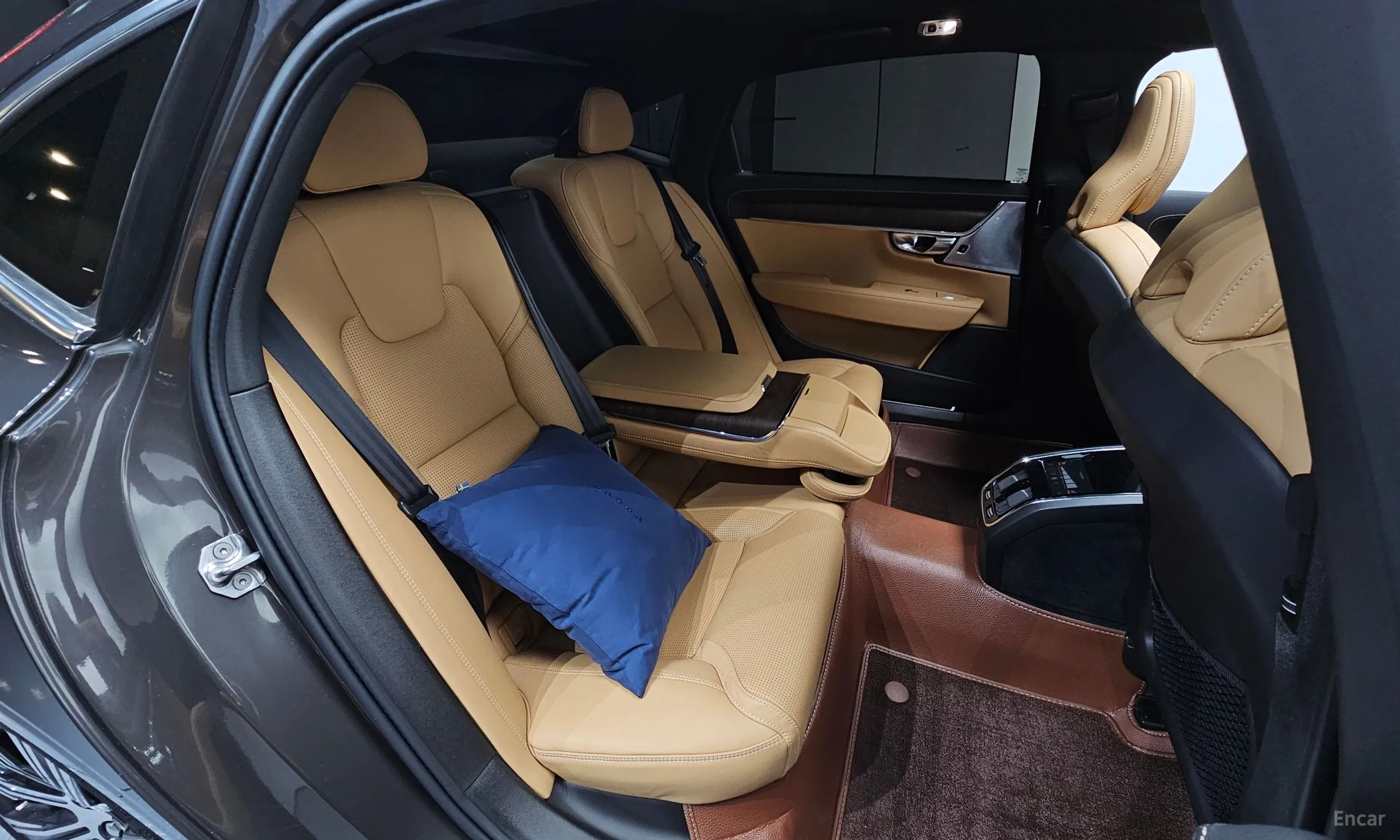 Volvo S90 превью 11