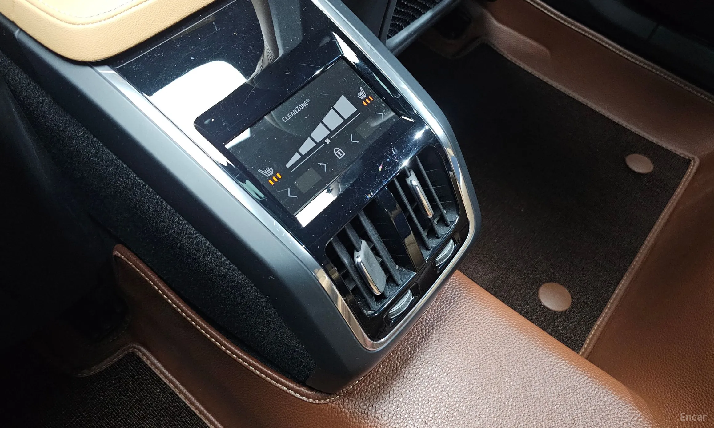 Volvo S90 превью 17
