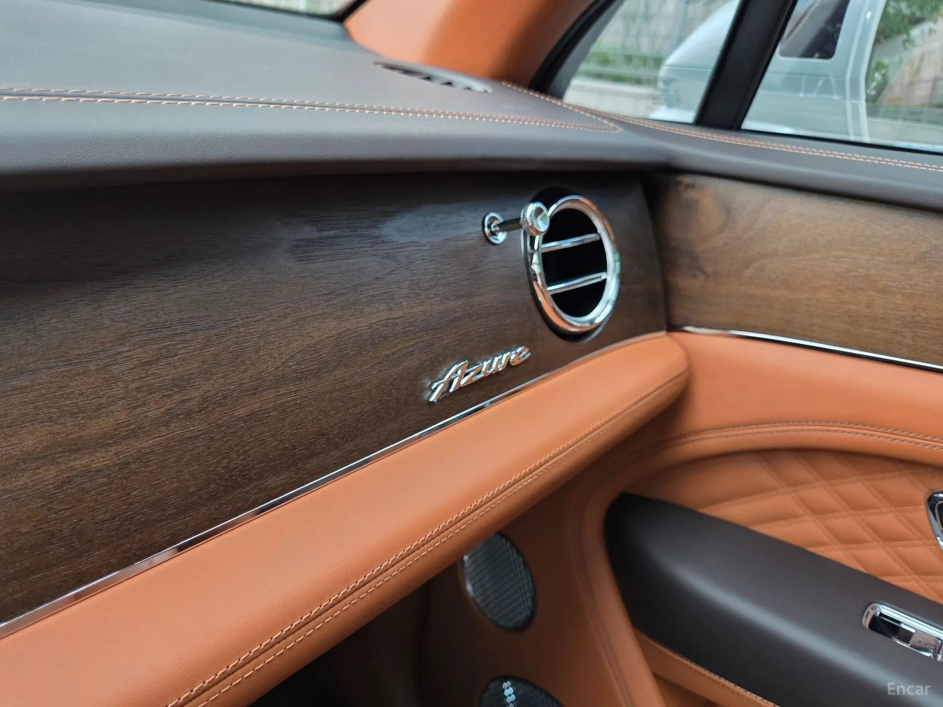 Bentley Bentayga превью 12