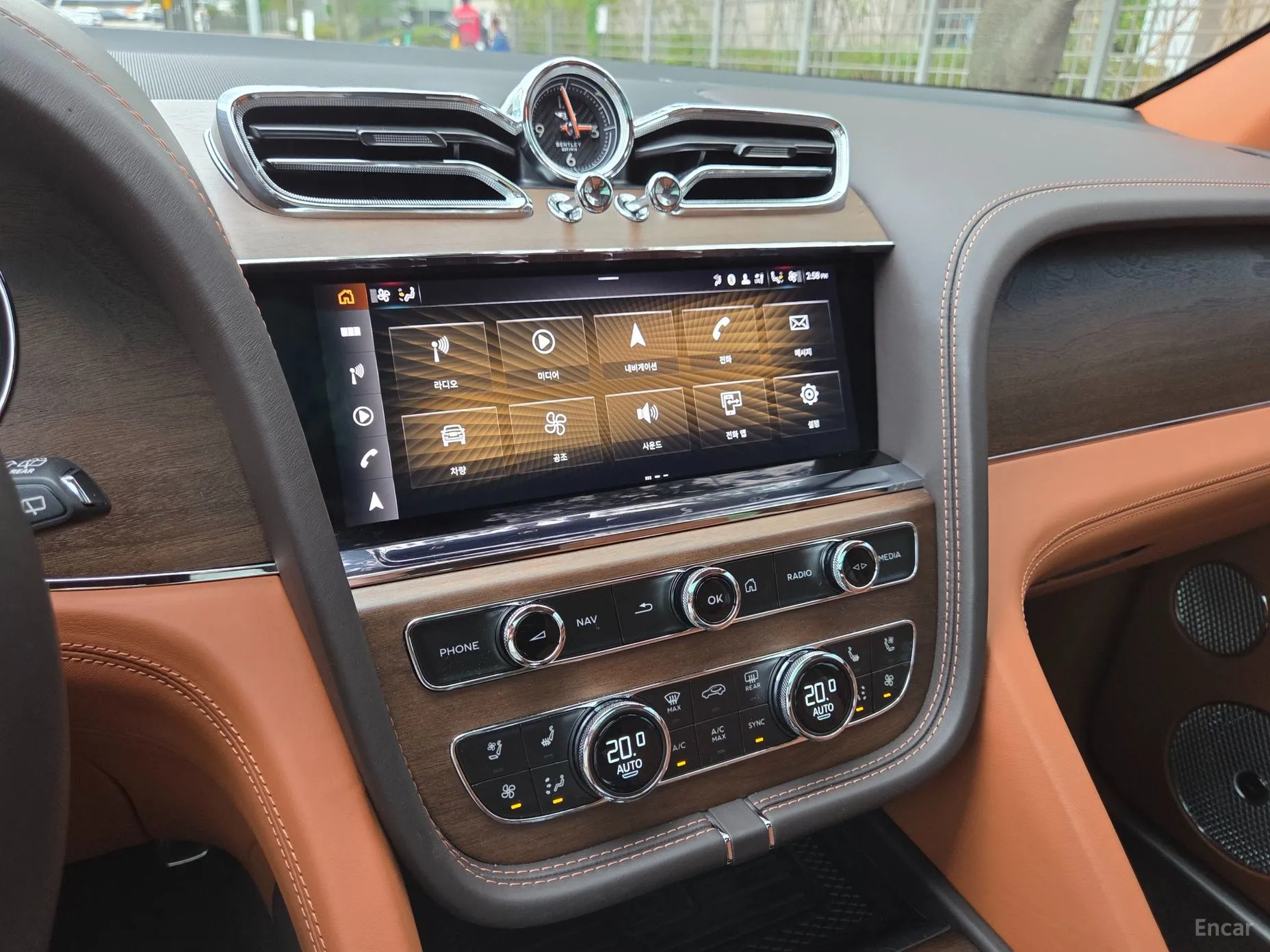 Bentley Bentayga превью 13