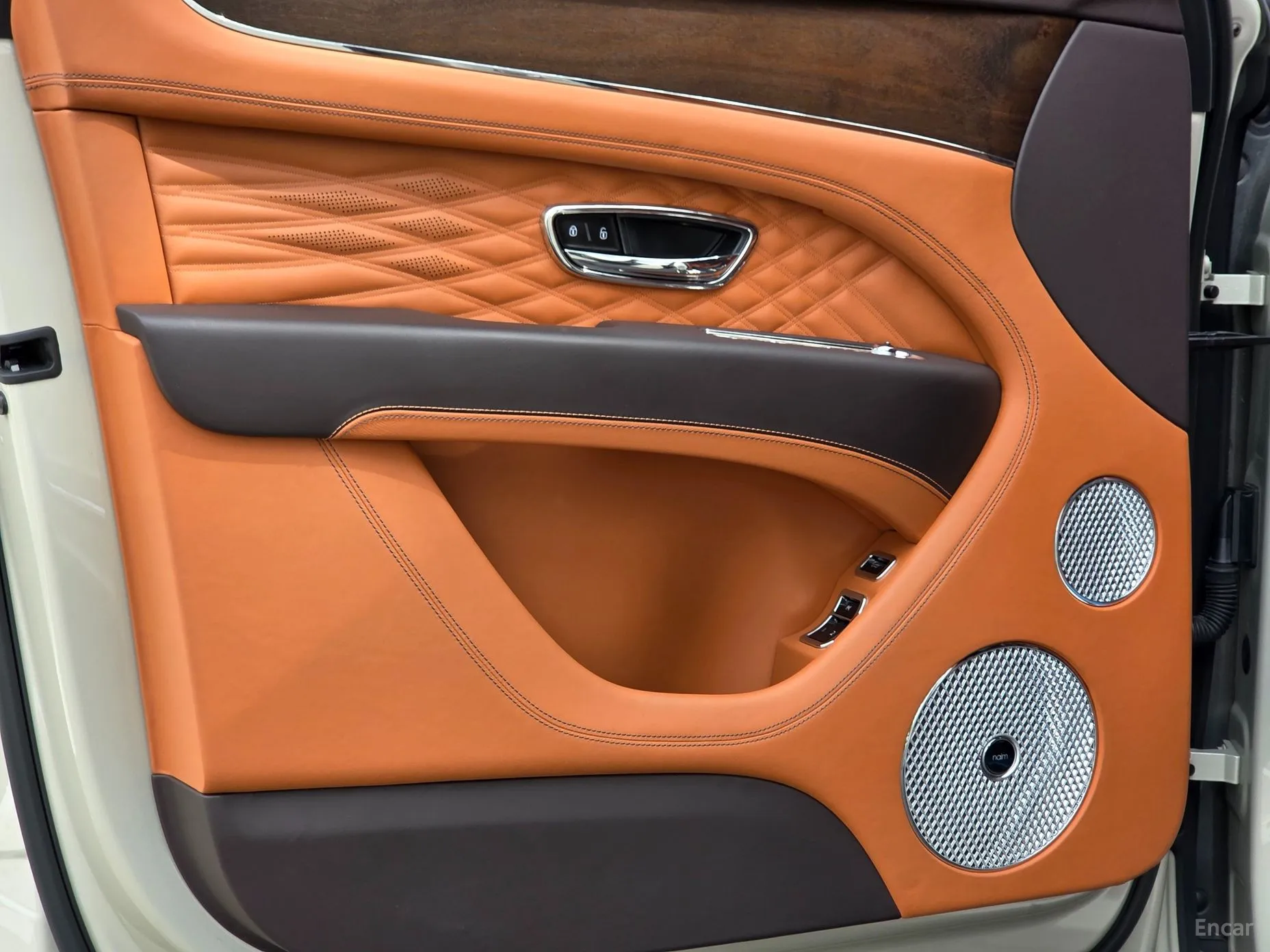 Bentley Bentayga превью 14