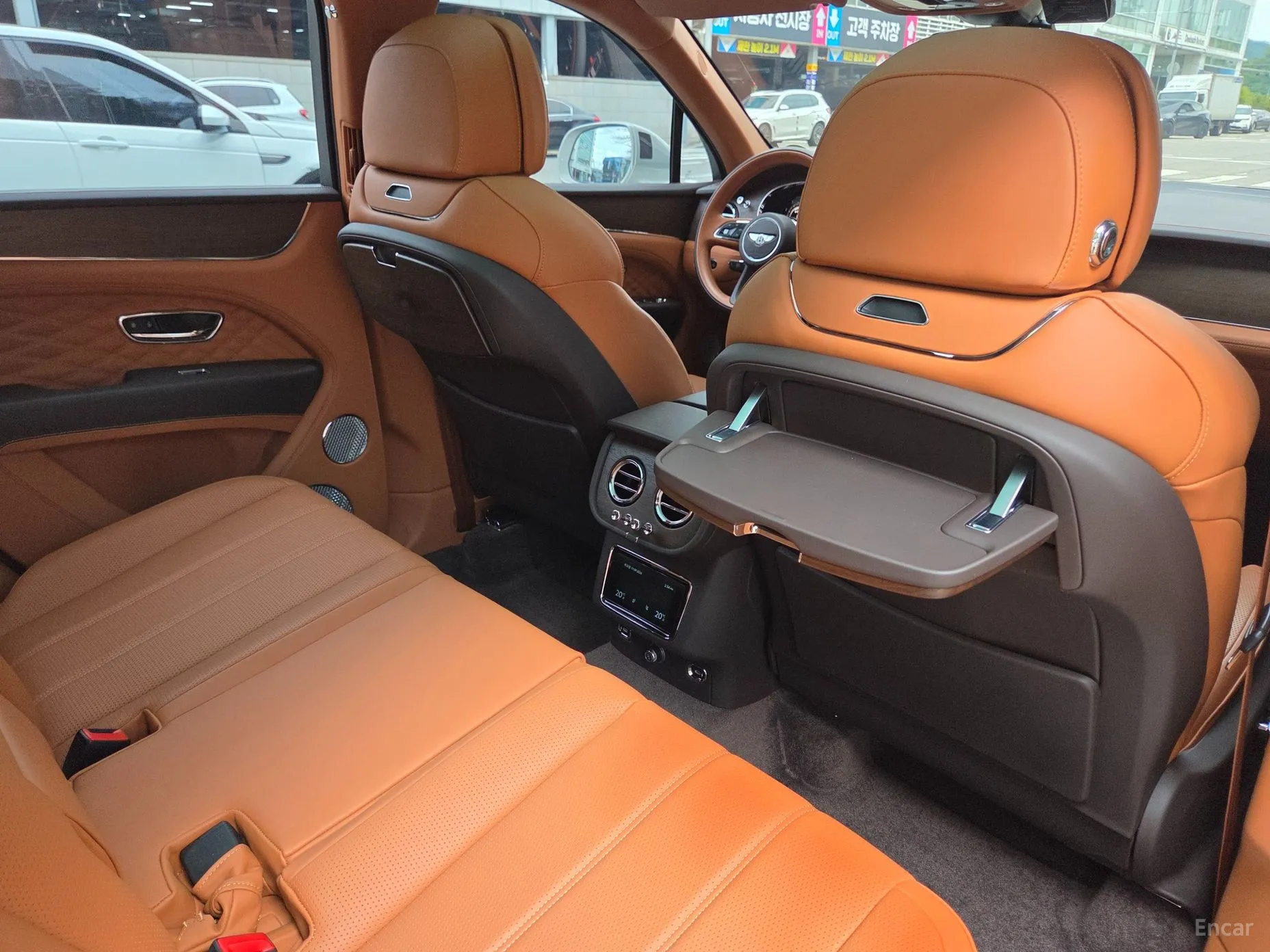 Bentley Bentayga превью 16