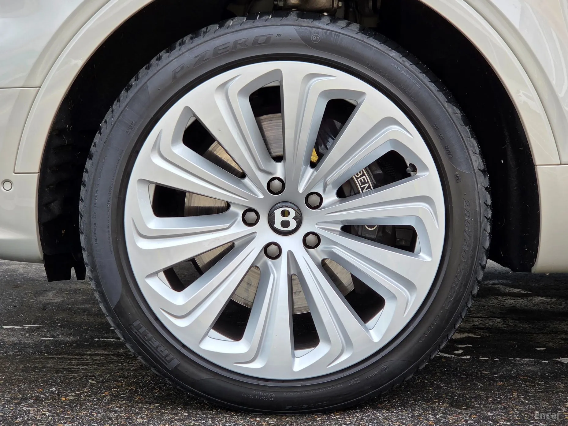 Bentley Bentayga превью 5