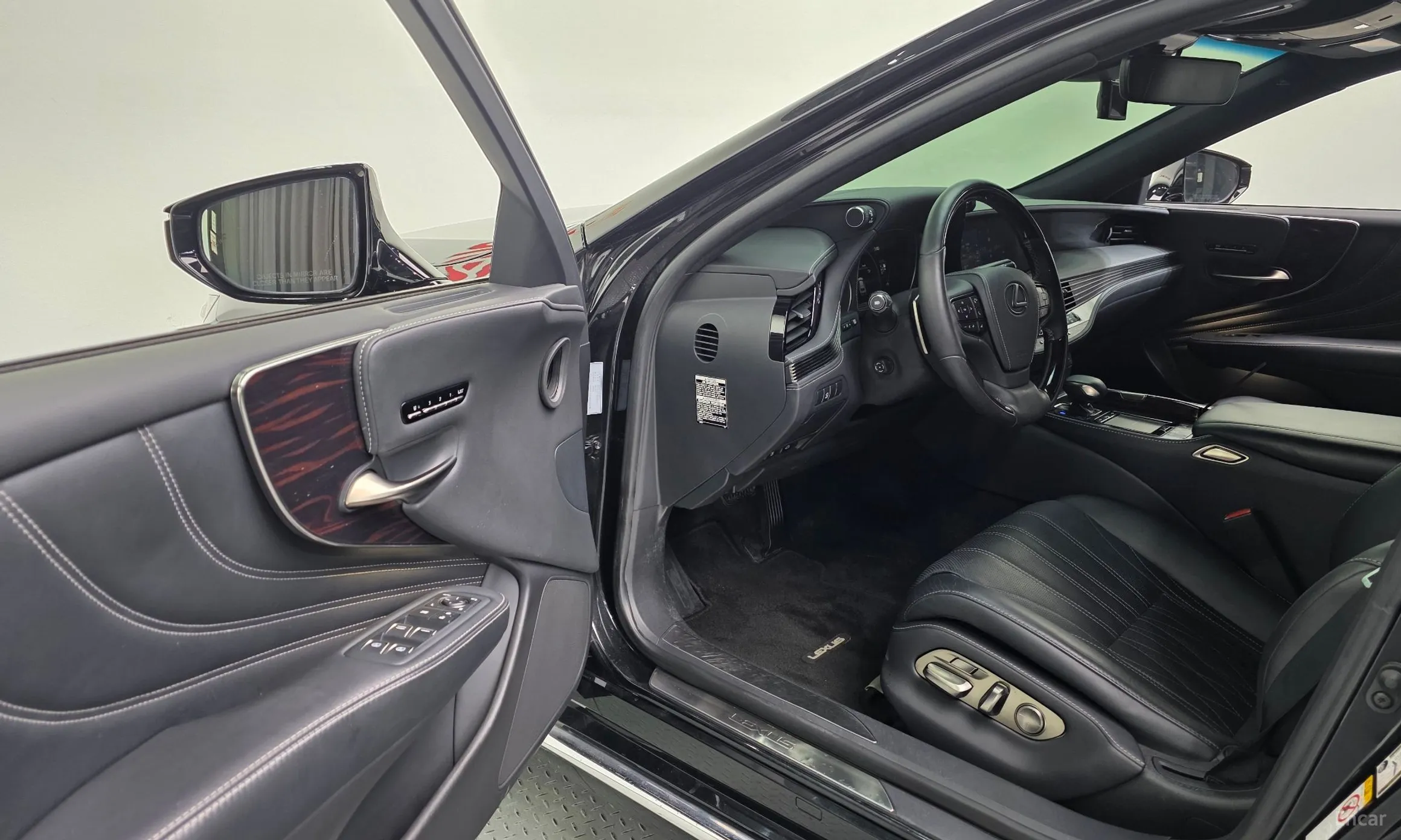 Lexus LS500h Gen 5 превью 12