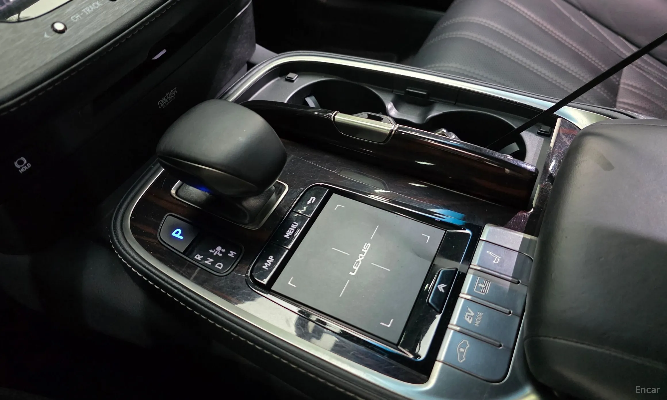 Lexus LS500h Gen 5 превью 9