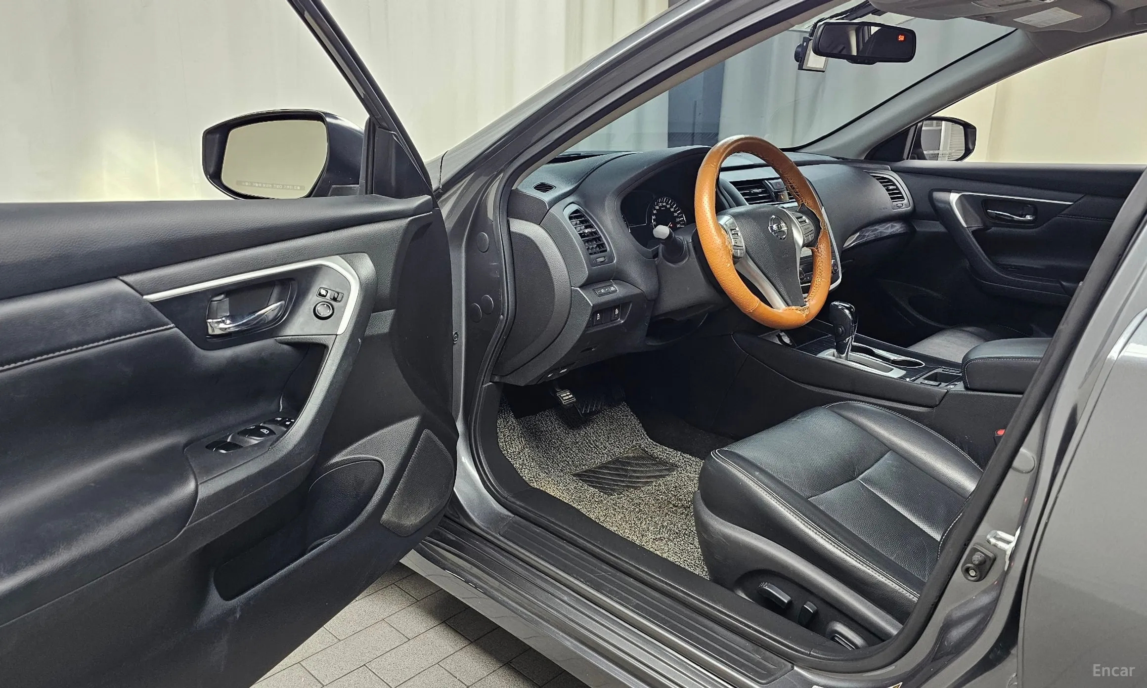 Nissan Altima превью 10