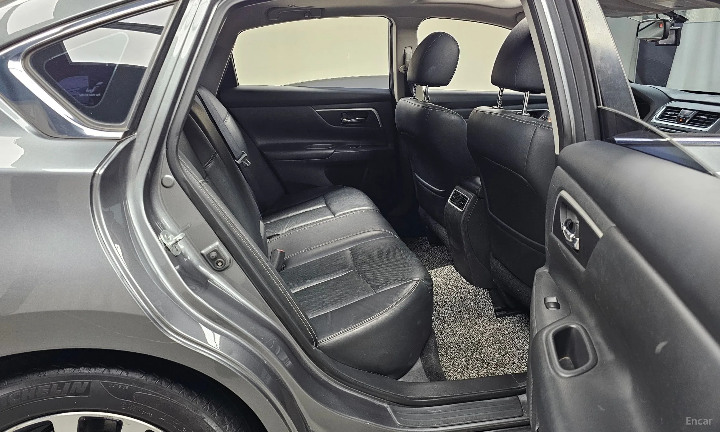 Nissan Altima превью 11
