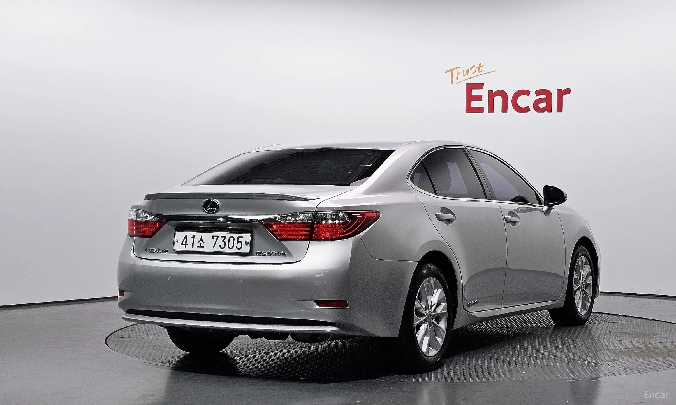 Lexus New ES300h
