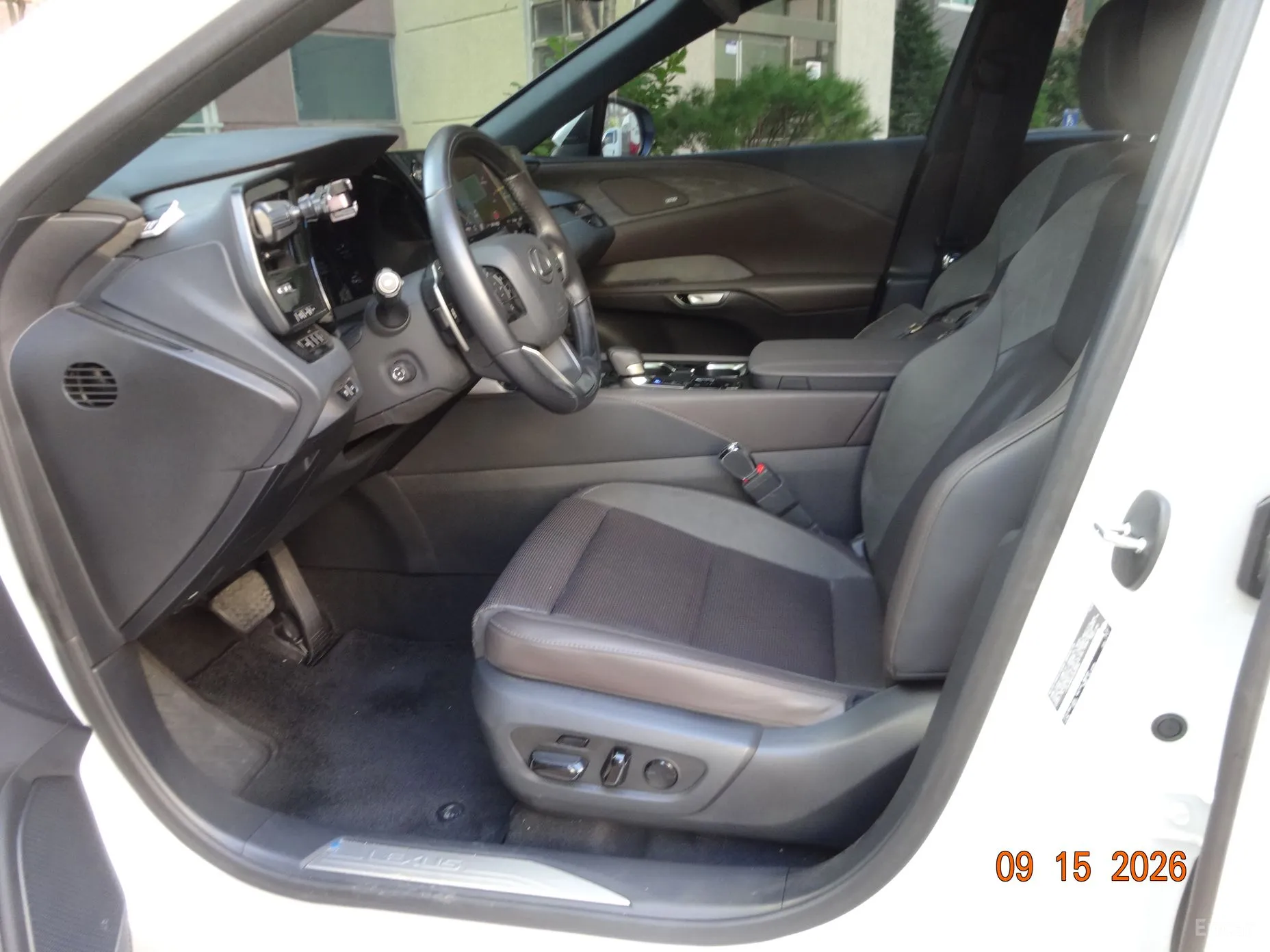 Lexus RX450h + 5th Gen превью 7