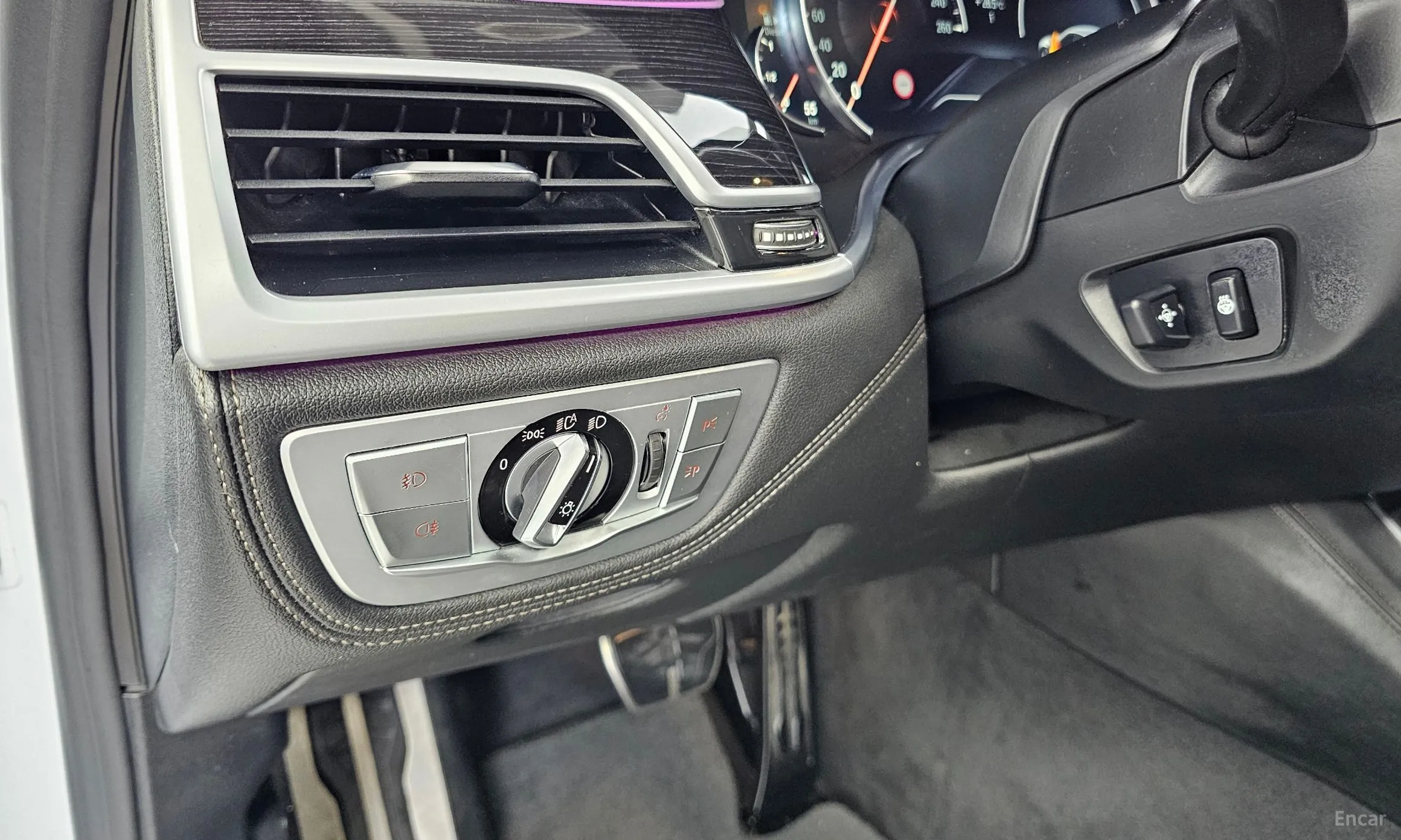 BMW 7 Series (G11) превью 16