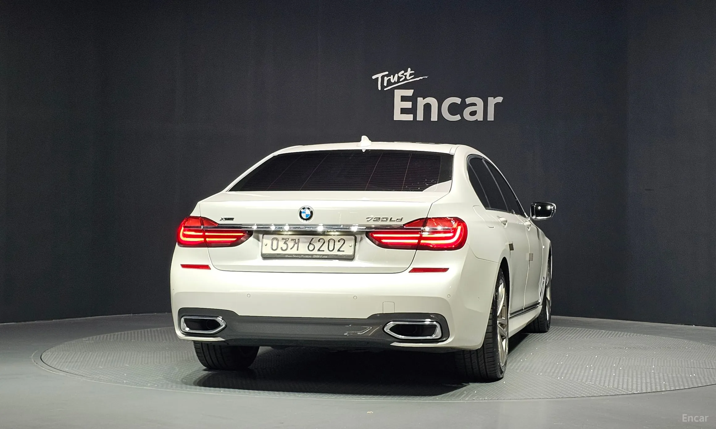 BMW 7 Series (G11) превью 4