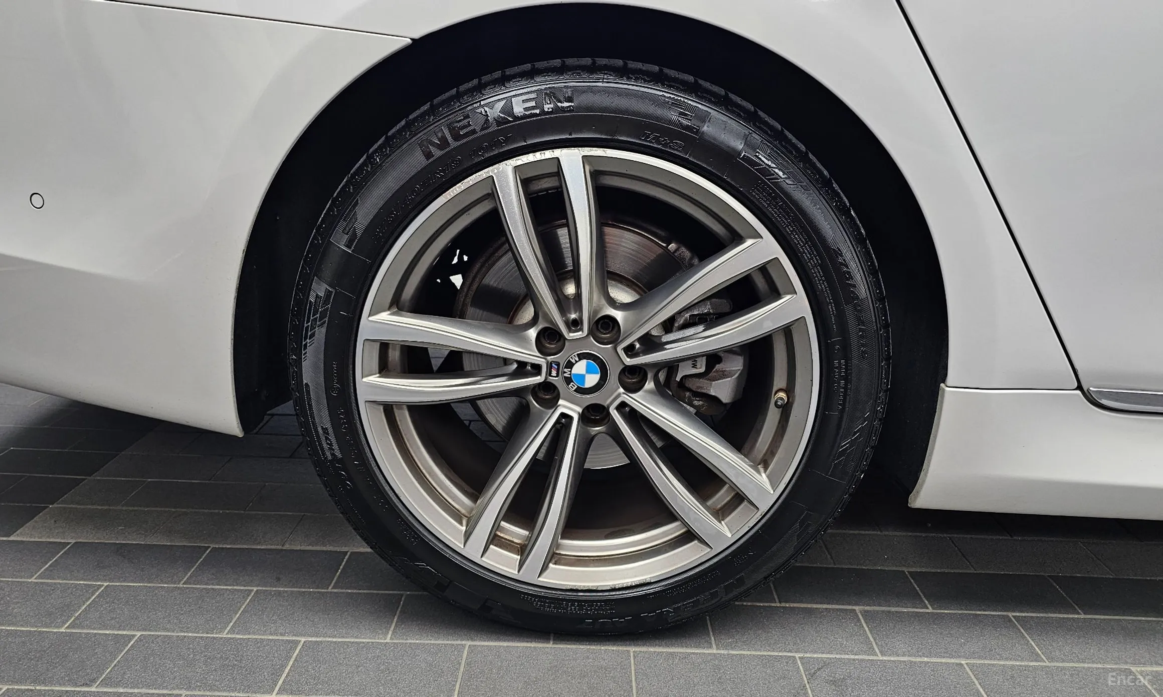BMW 7 Series (G11) превью 5