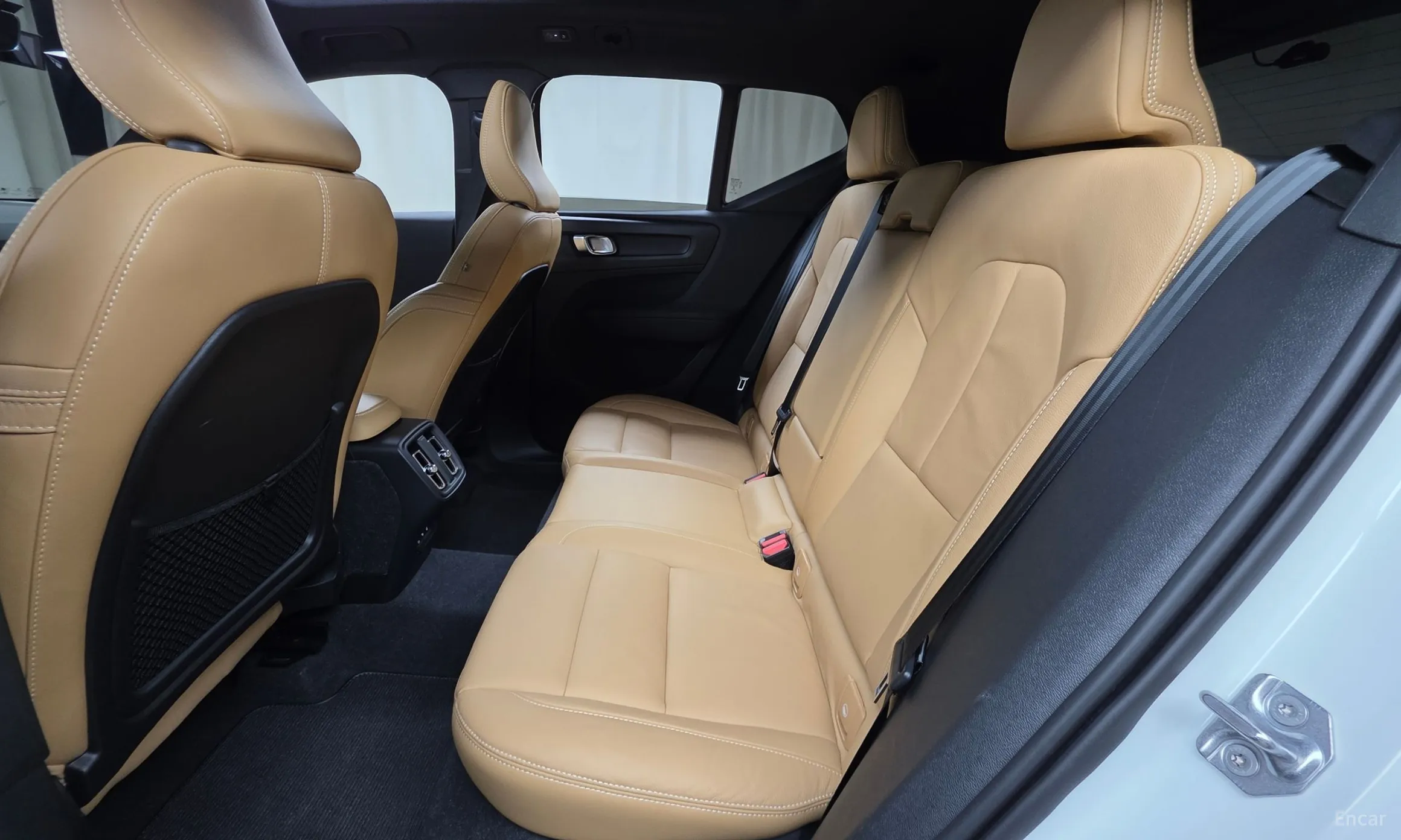 Volvo XC40 превью 12