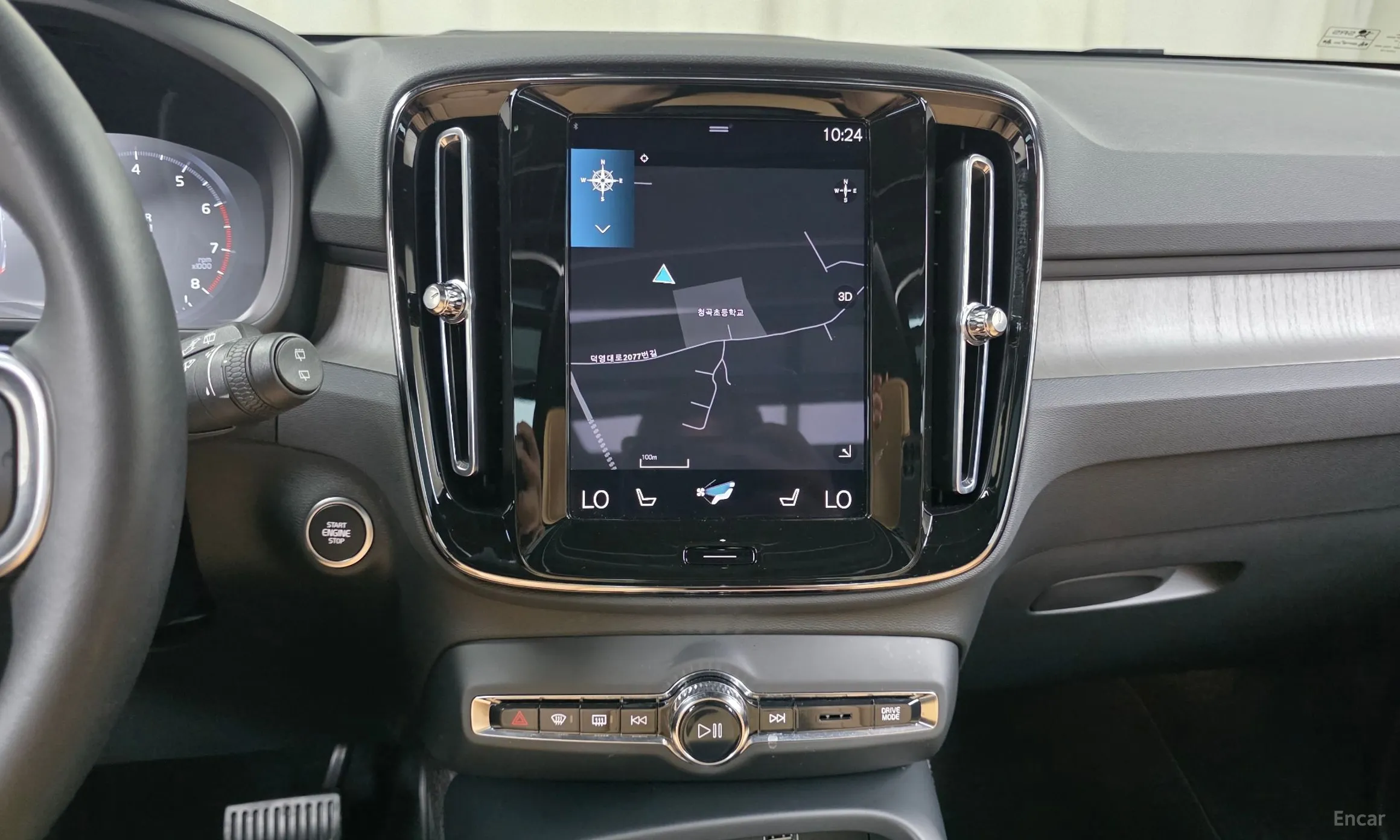 Volvo XC40 превью 15
