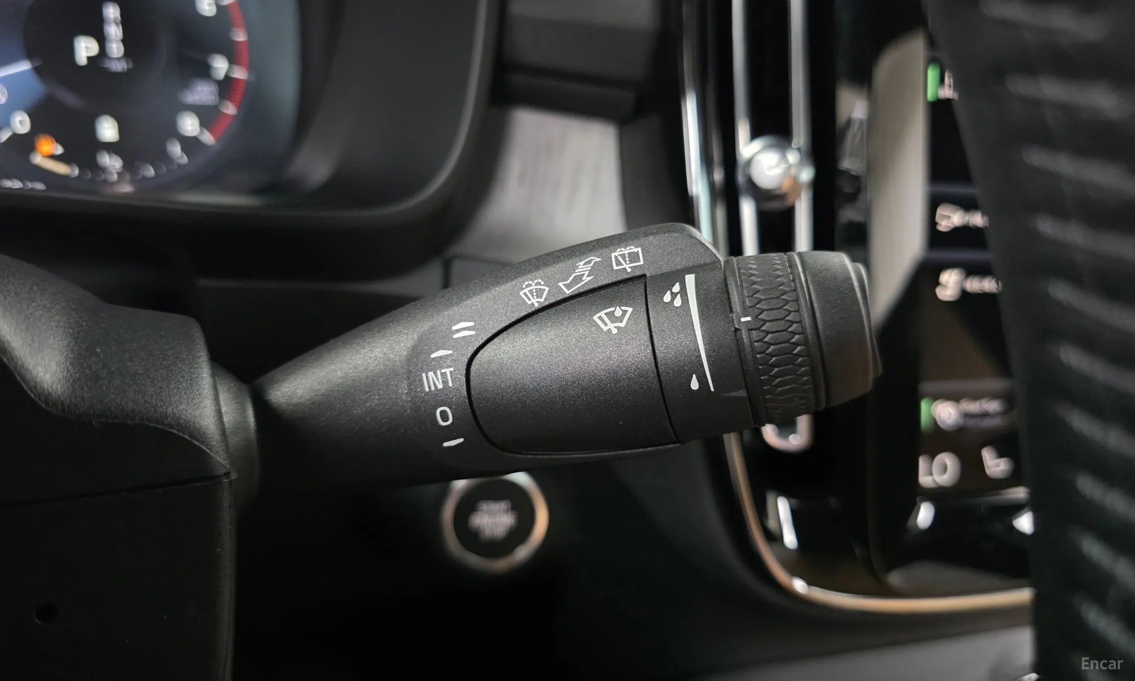 Volvo XC40 превью 20
