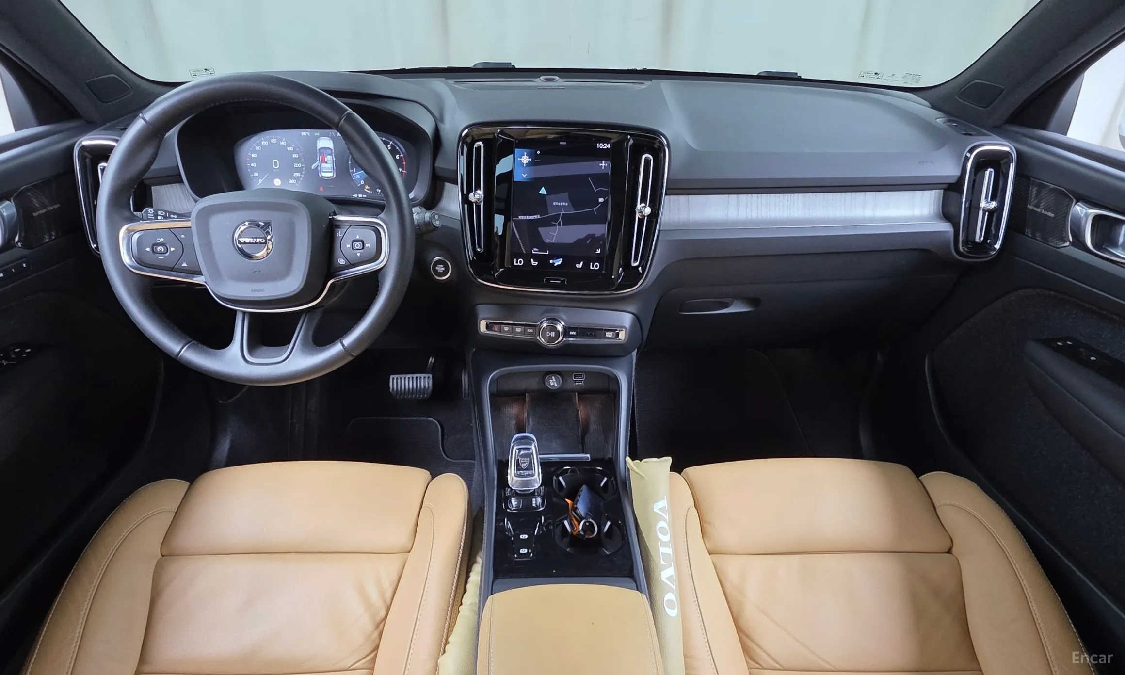 Volvo XC40 превью 7