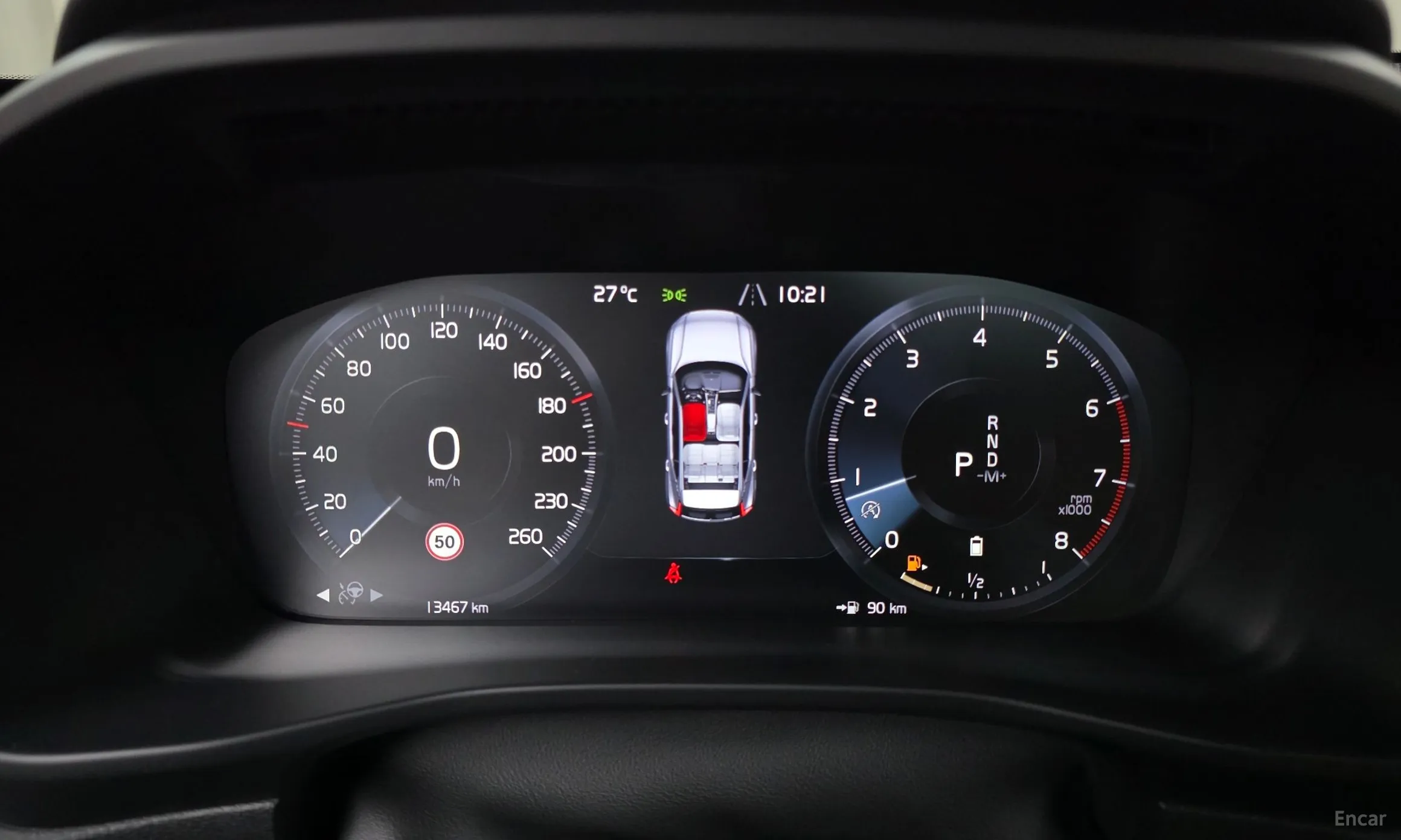 Volvo XC40 превью 8
