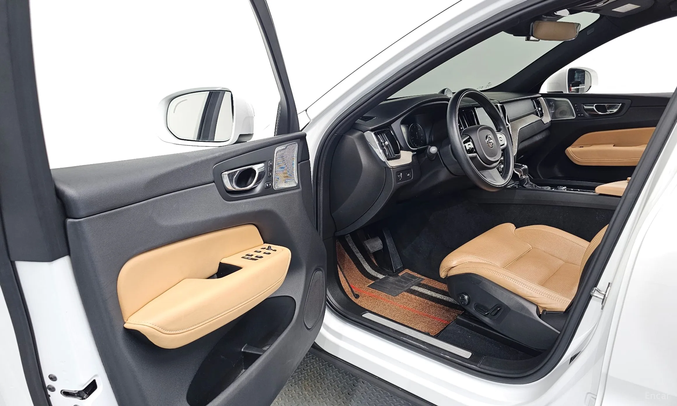 Volvo XC60 Gen 2 превью 10