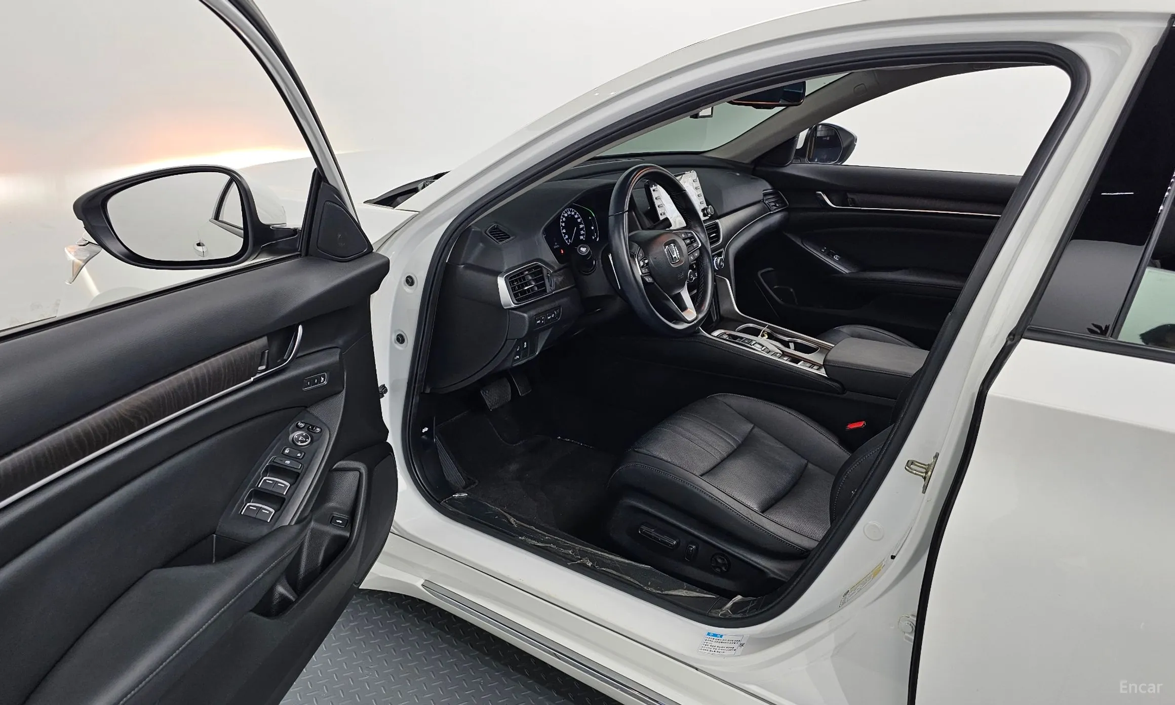 Honda Accord 10th Generation превью 10