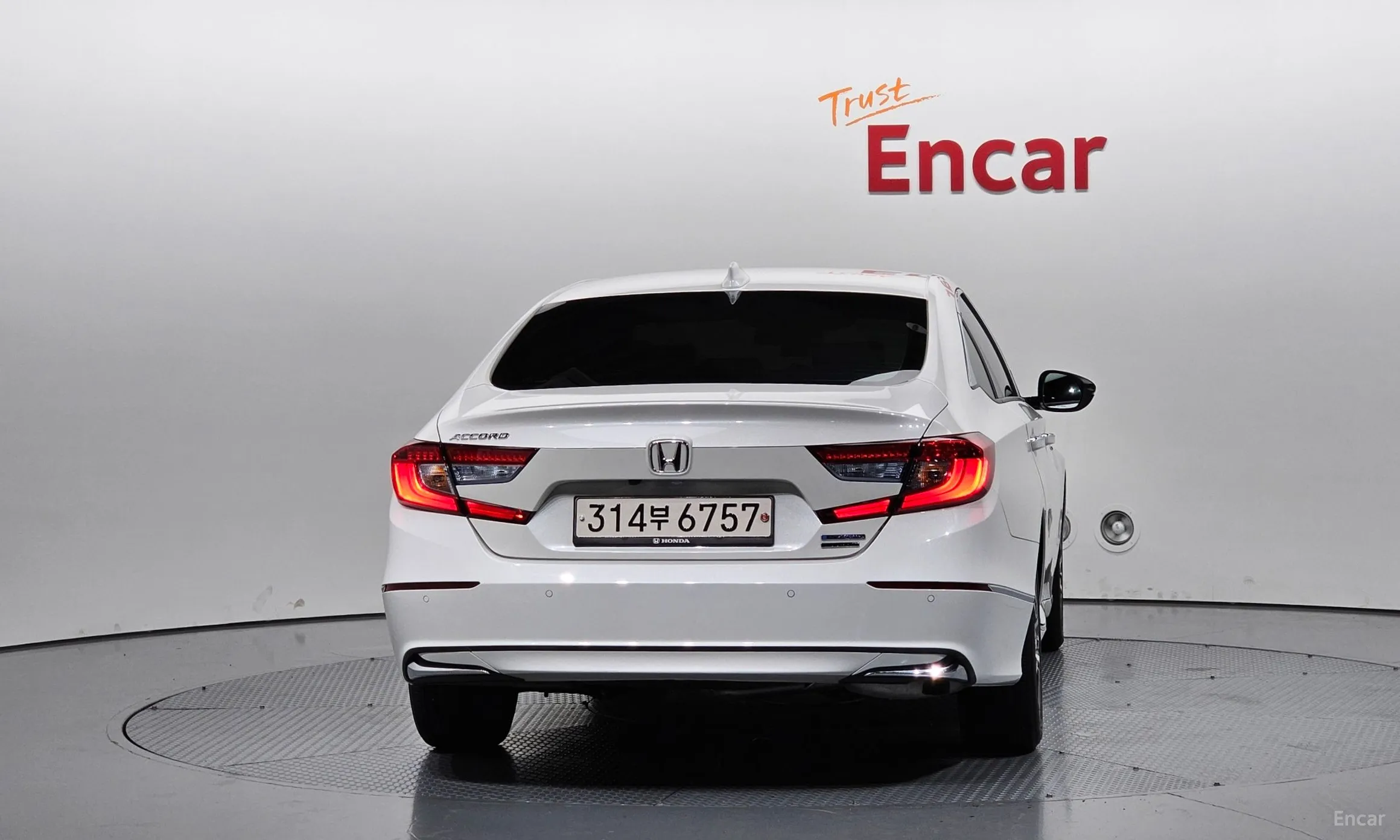 Honda Accord 10th Generation превью 4