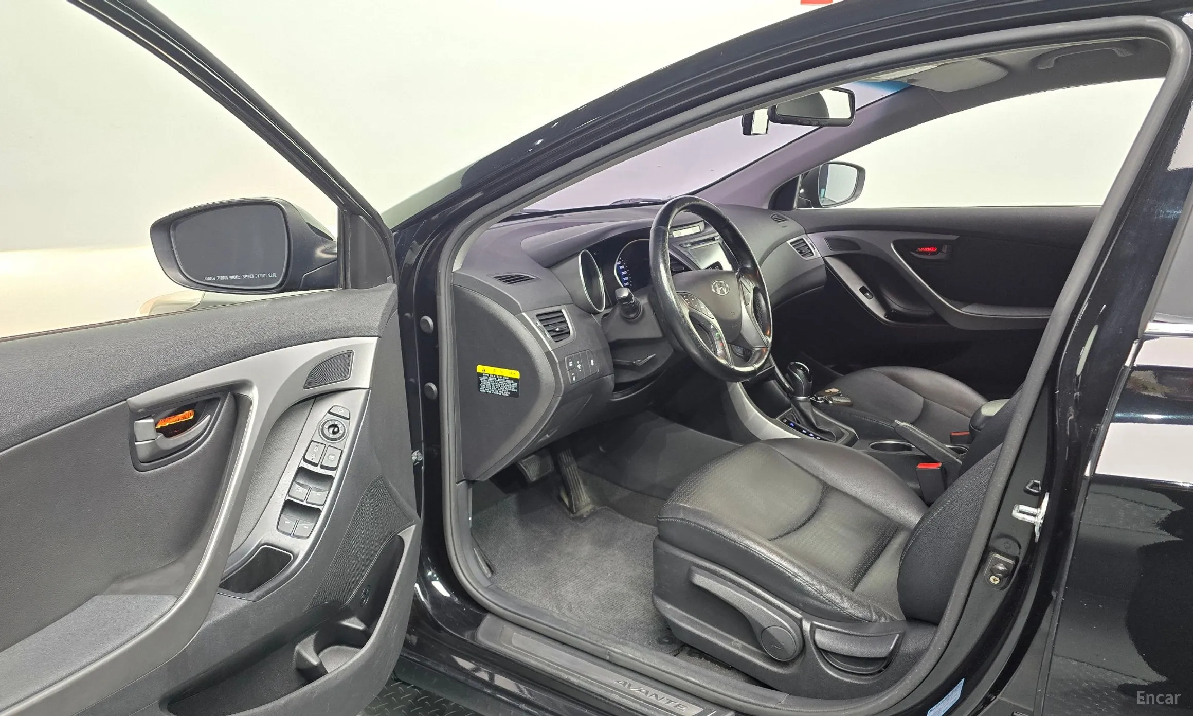Hyundai Avante превью 10
