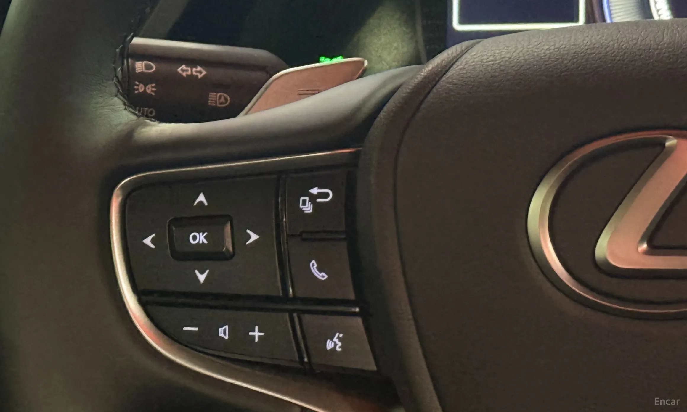 Lexus ES300h 7th Generation превью 17