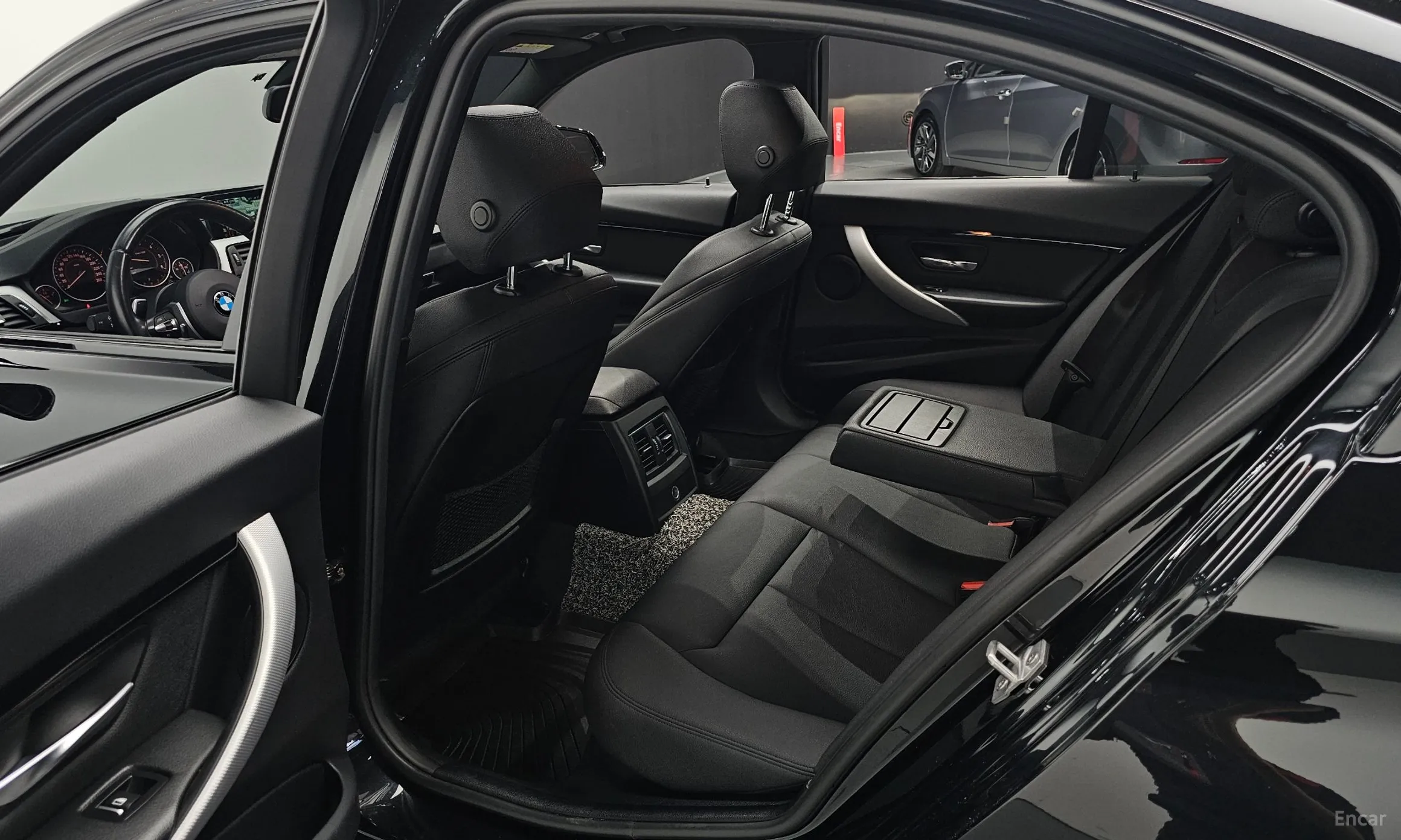 BMW 3 Series (F30) превью 12