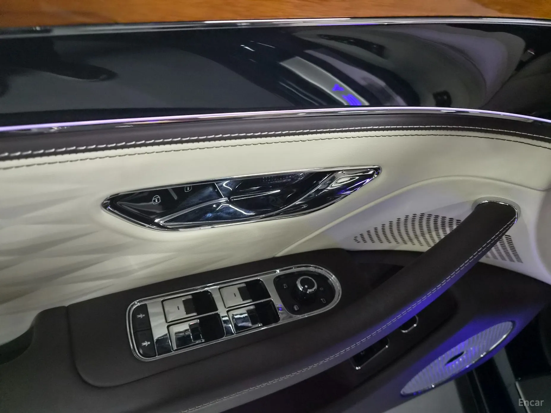 Bentley Flying Spur 3rd Generation превью 14