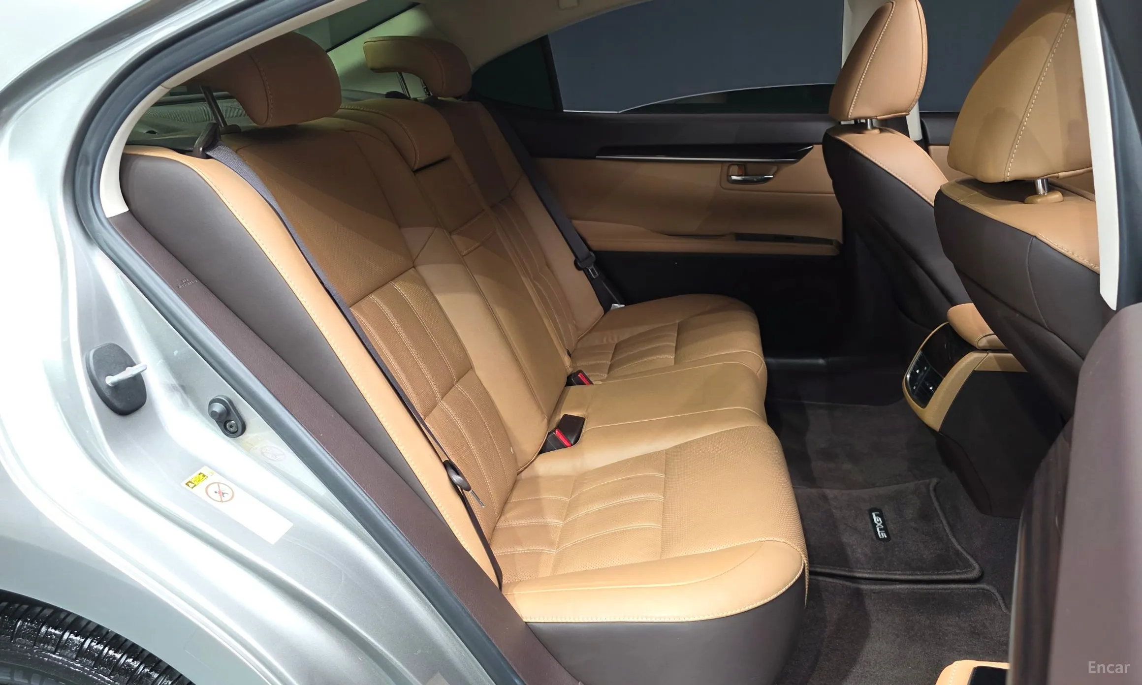Lexus New ES300h превью 12