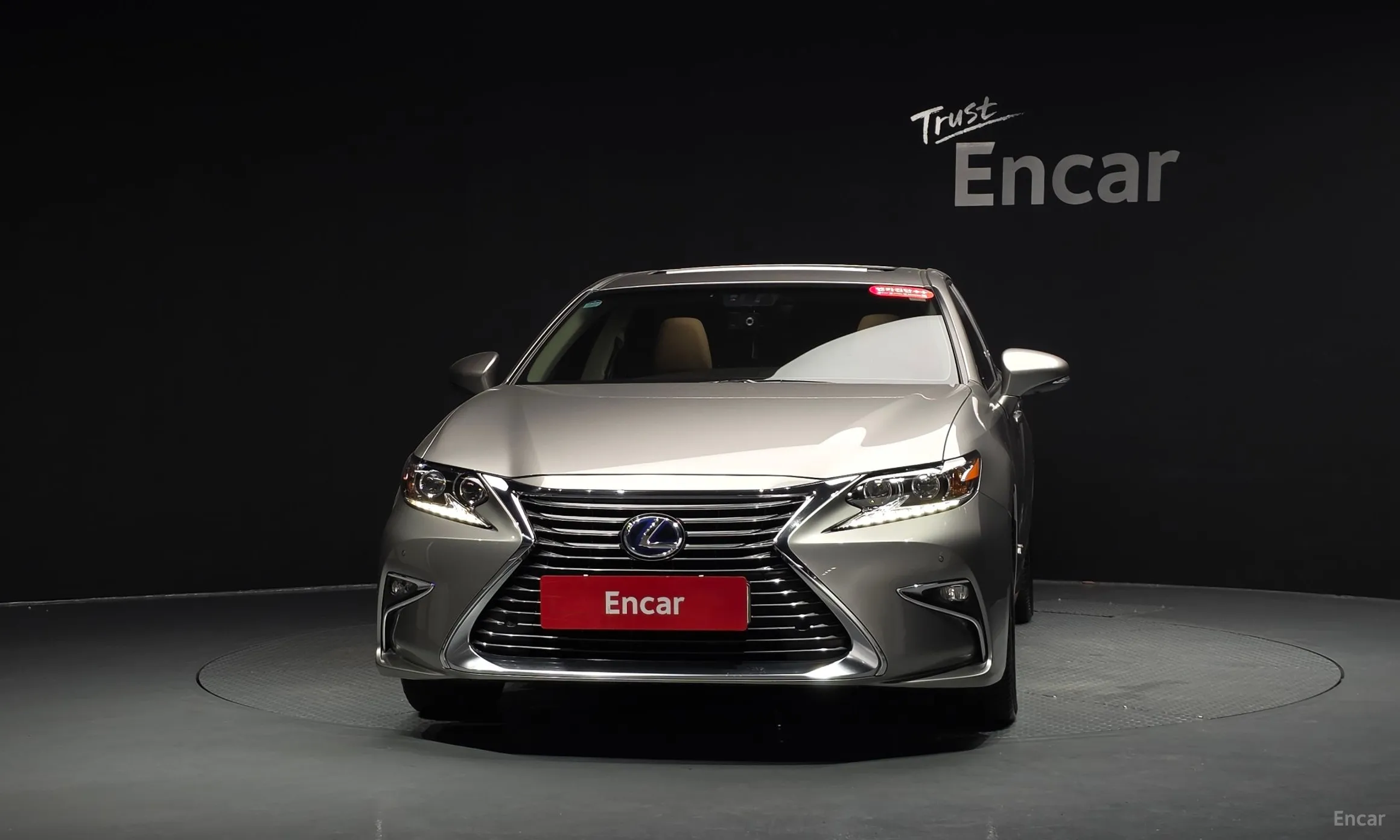 Lexus New ES300h превью 3