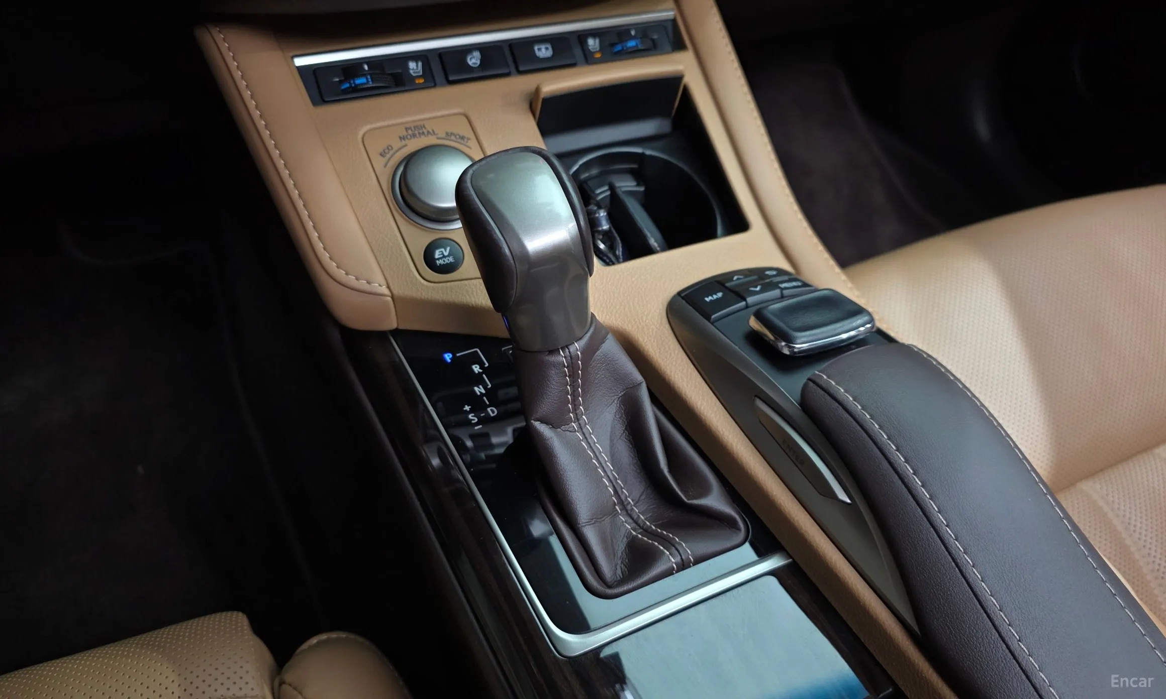 Lexus New ES300h превью 9