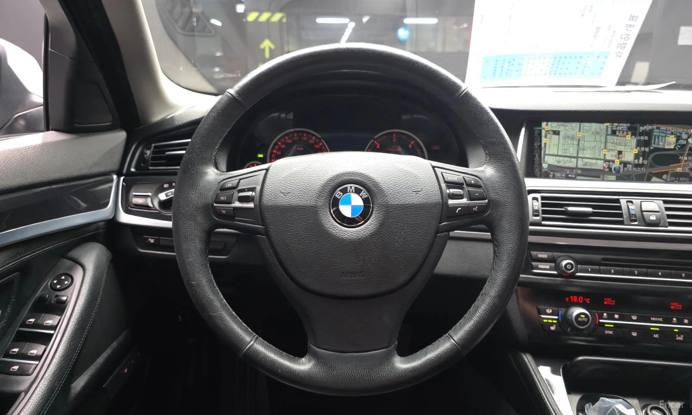 BMW 5 Series (F10) превью 12