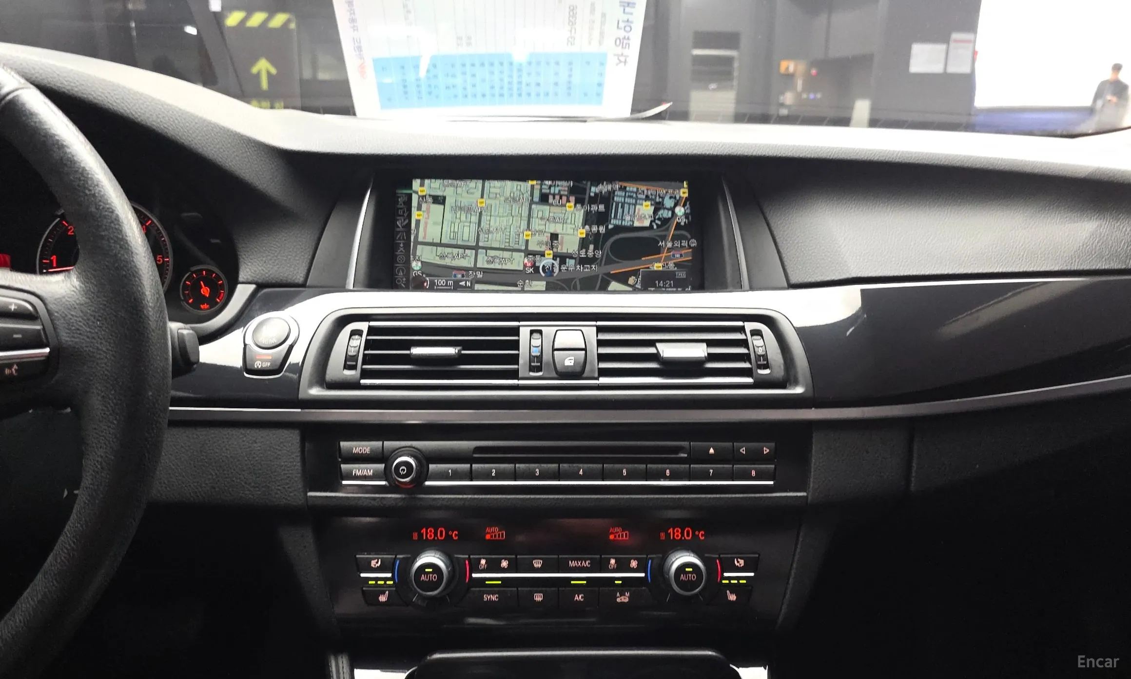 BMW 5 Series (F10) превью 13