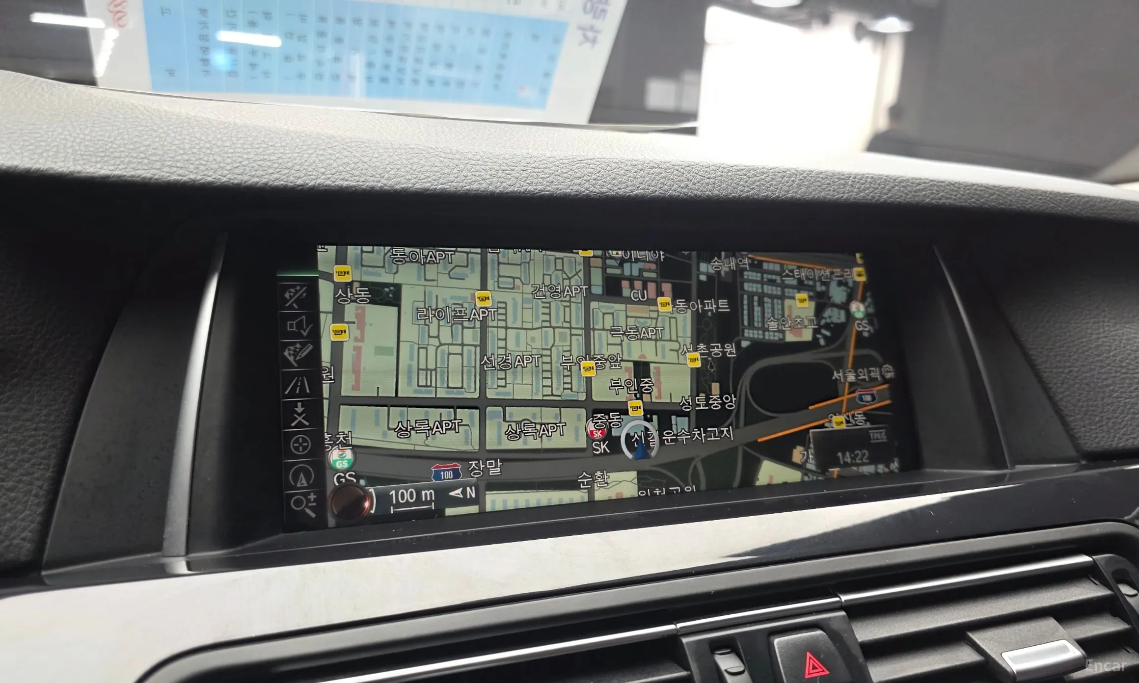 BMW 5 Series (F10) превью 14