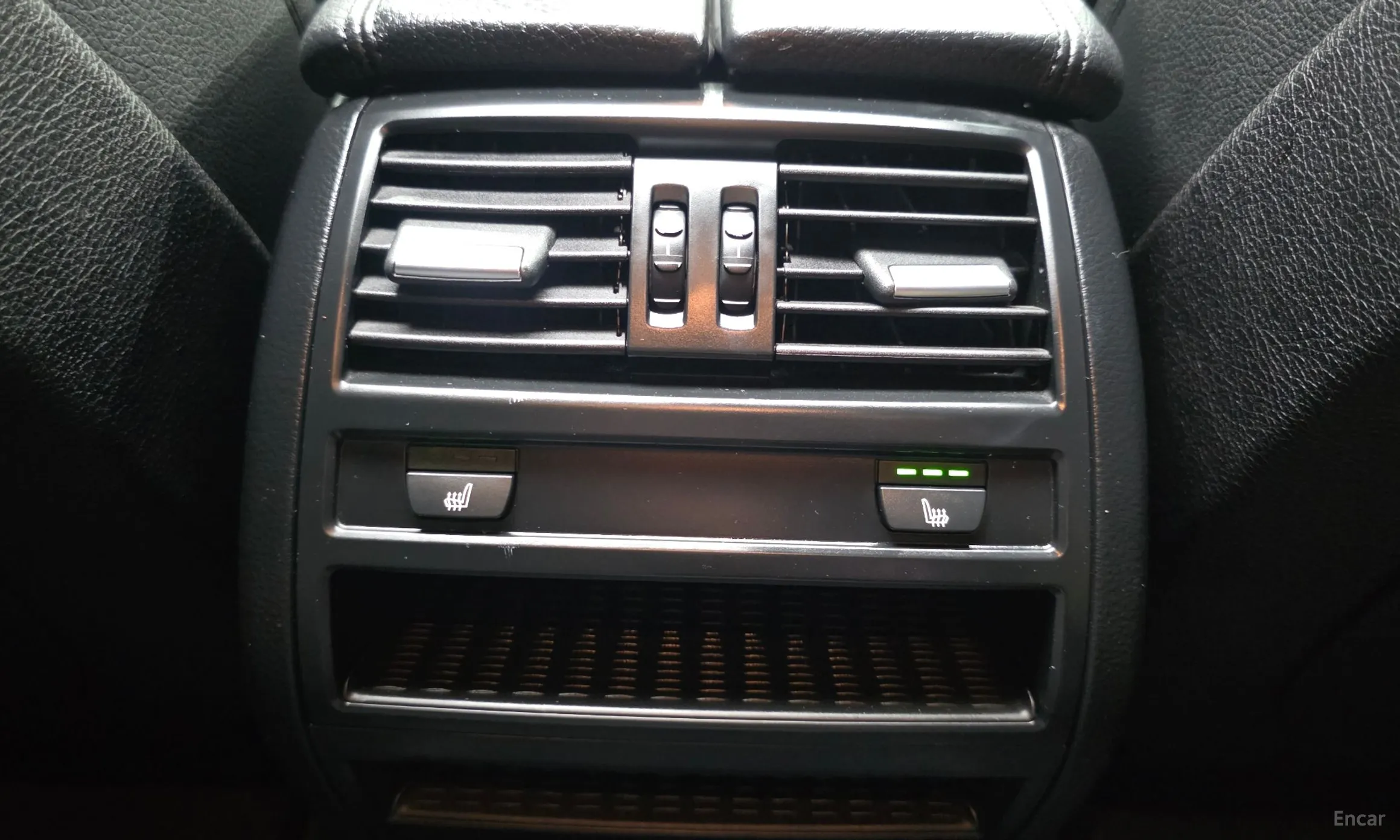 BMW 5 Series (F10) превью 20