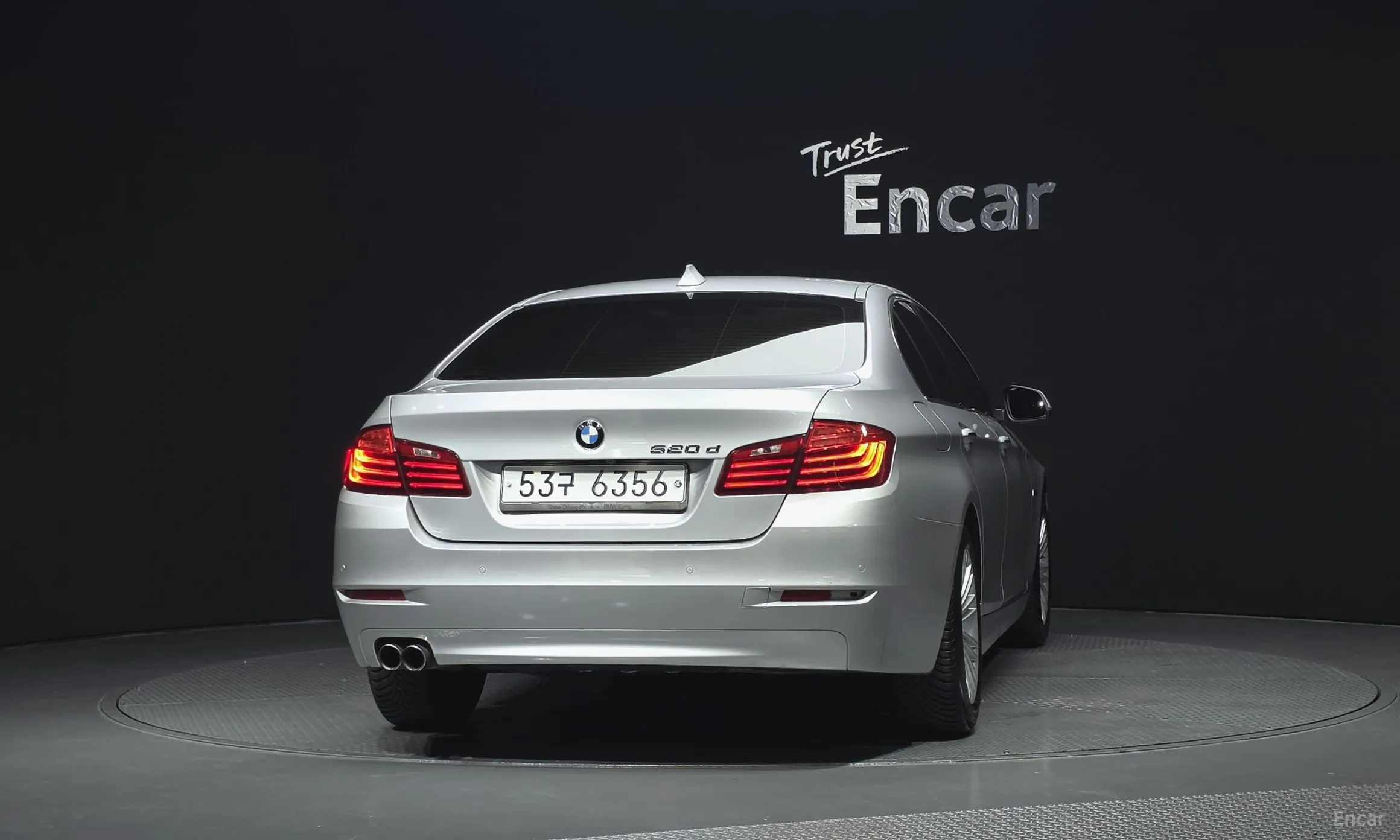 BMW 5 Series (F10) превью 4