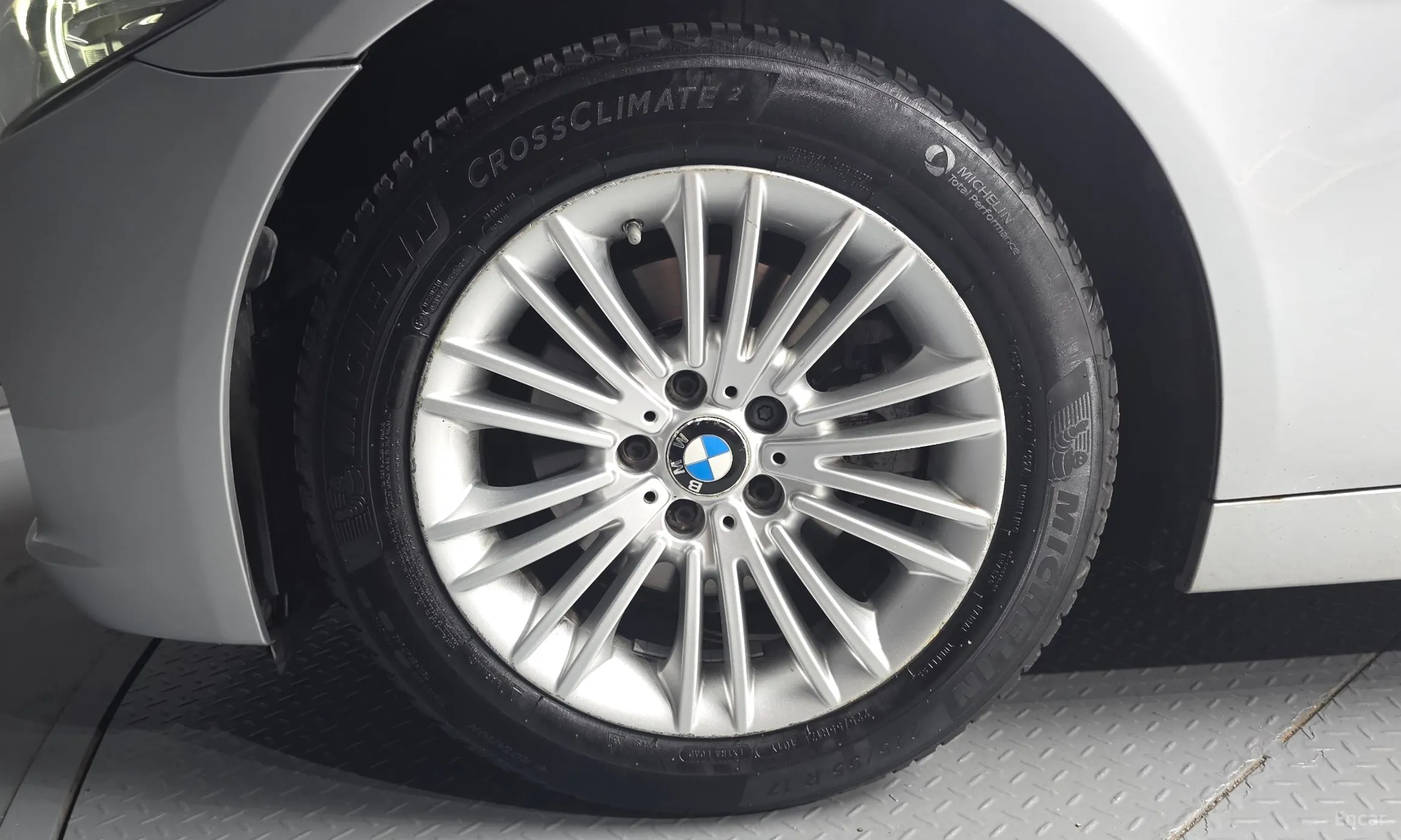 BMW 5 Series (F10) превью 5