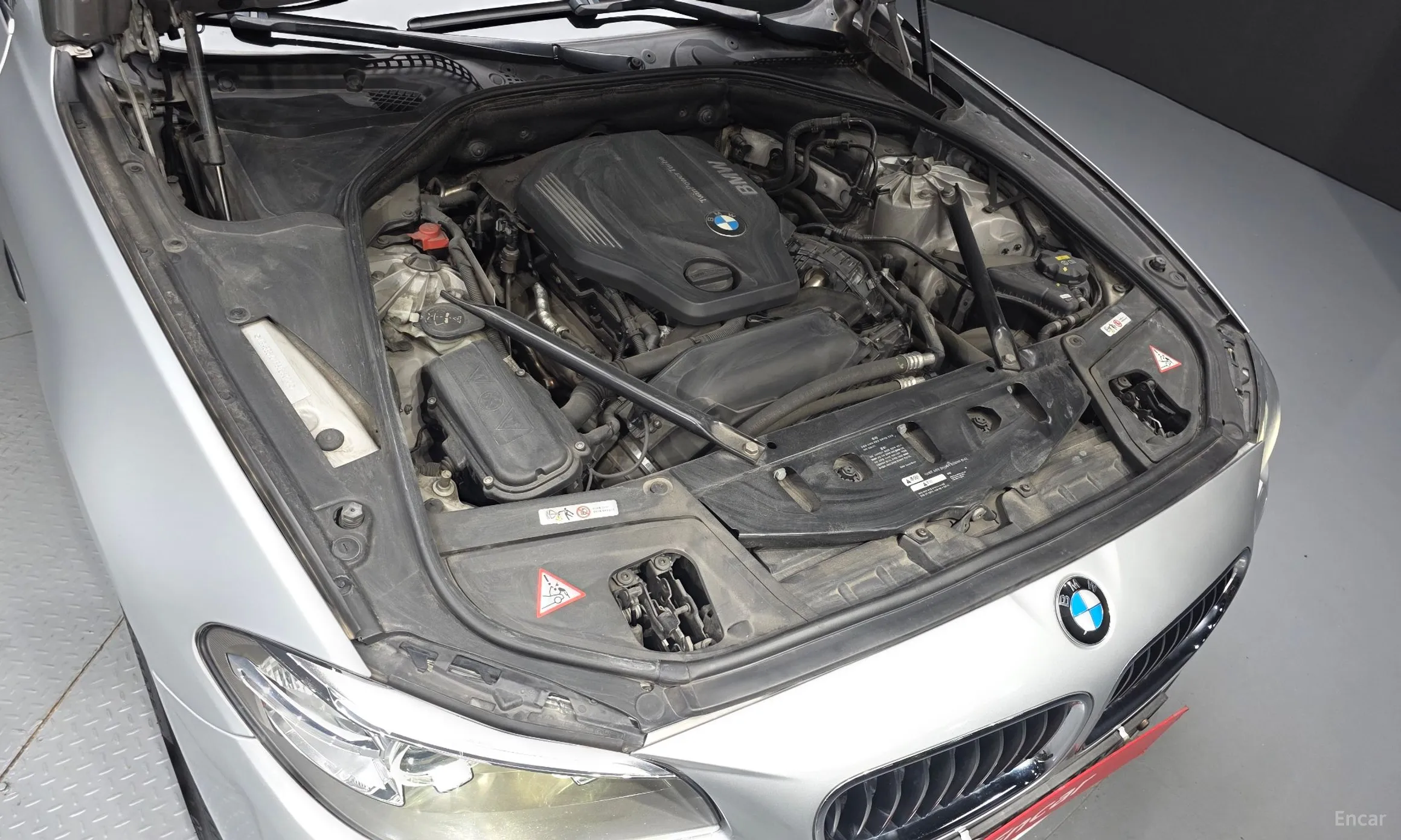 BMW 5 Series (F10) превью 6