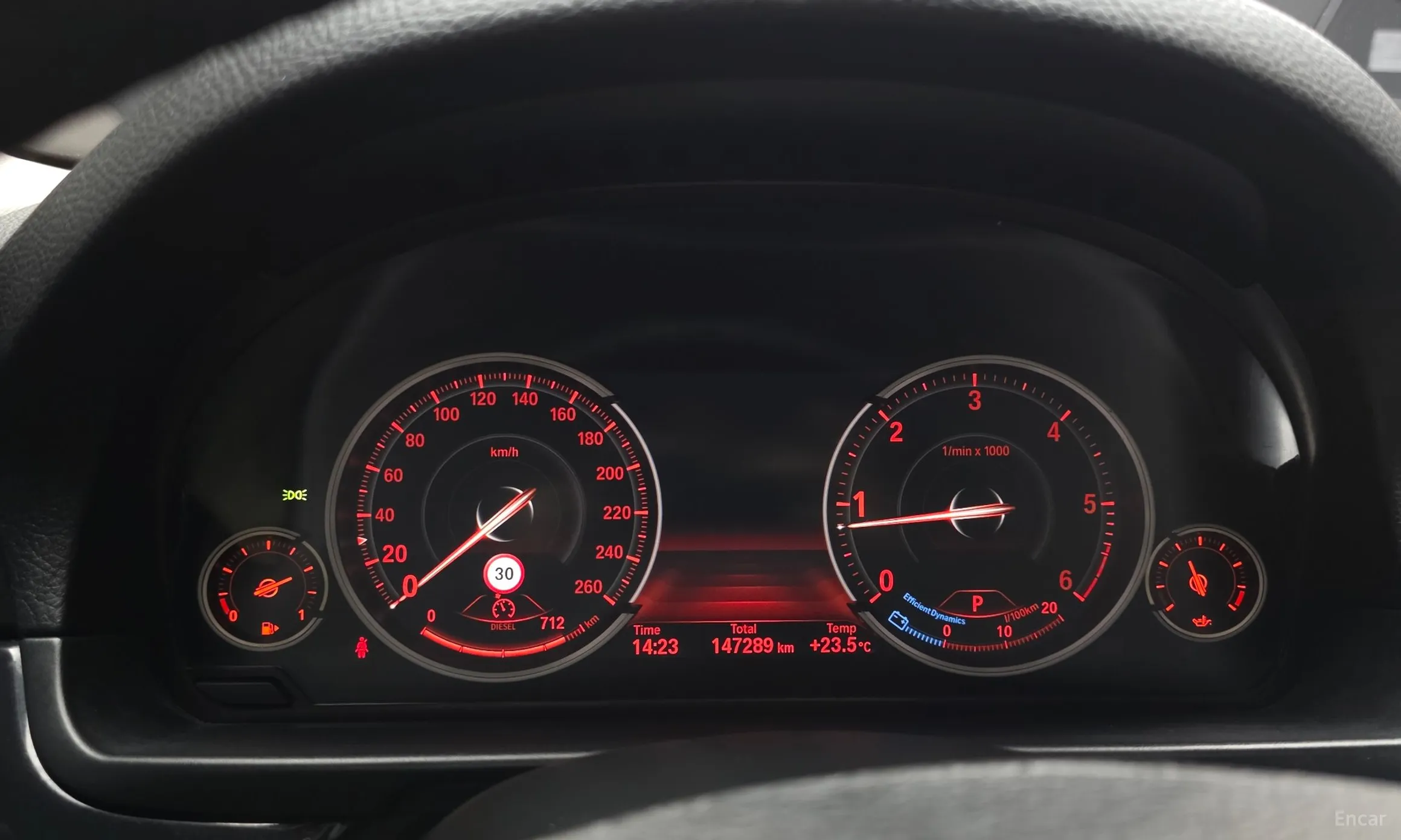 BMW 5 Series (F10) превью 8