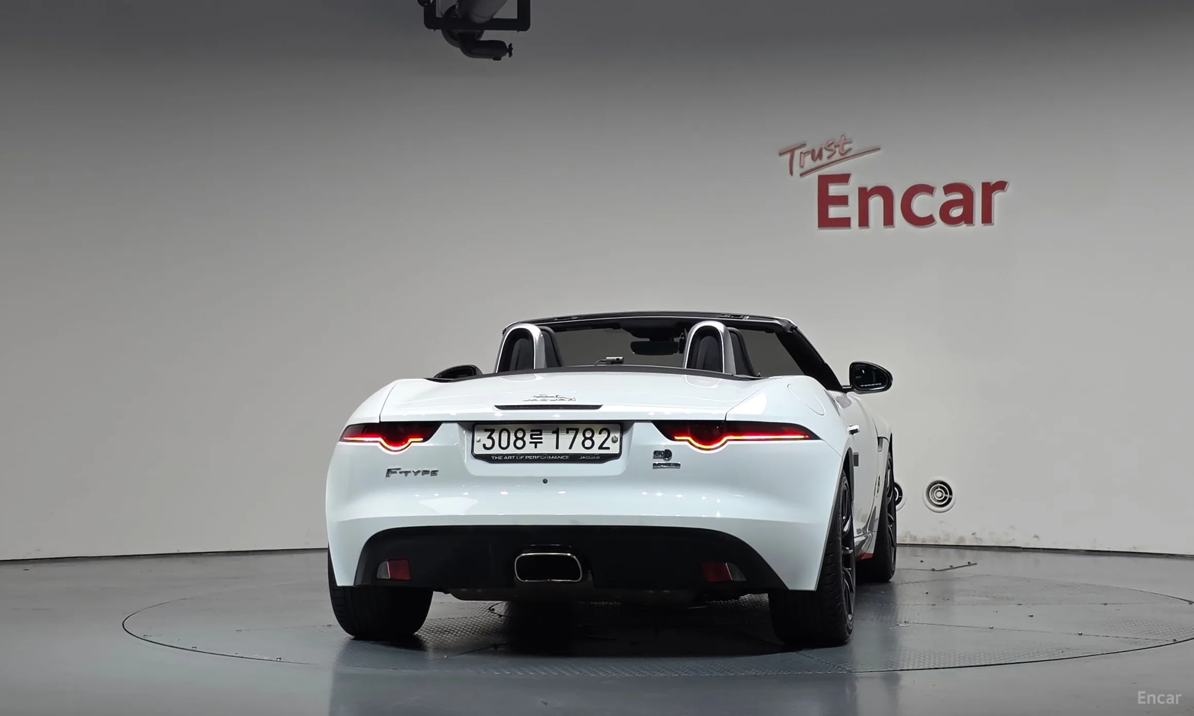 Jaguar F-TYPE превью 4