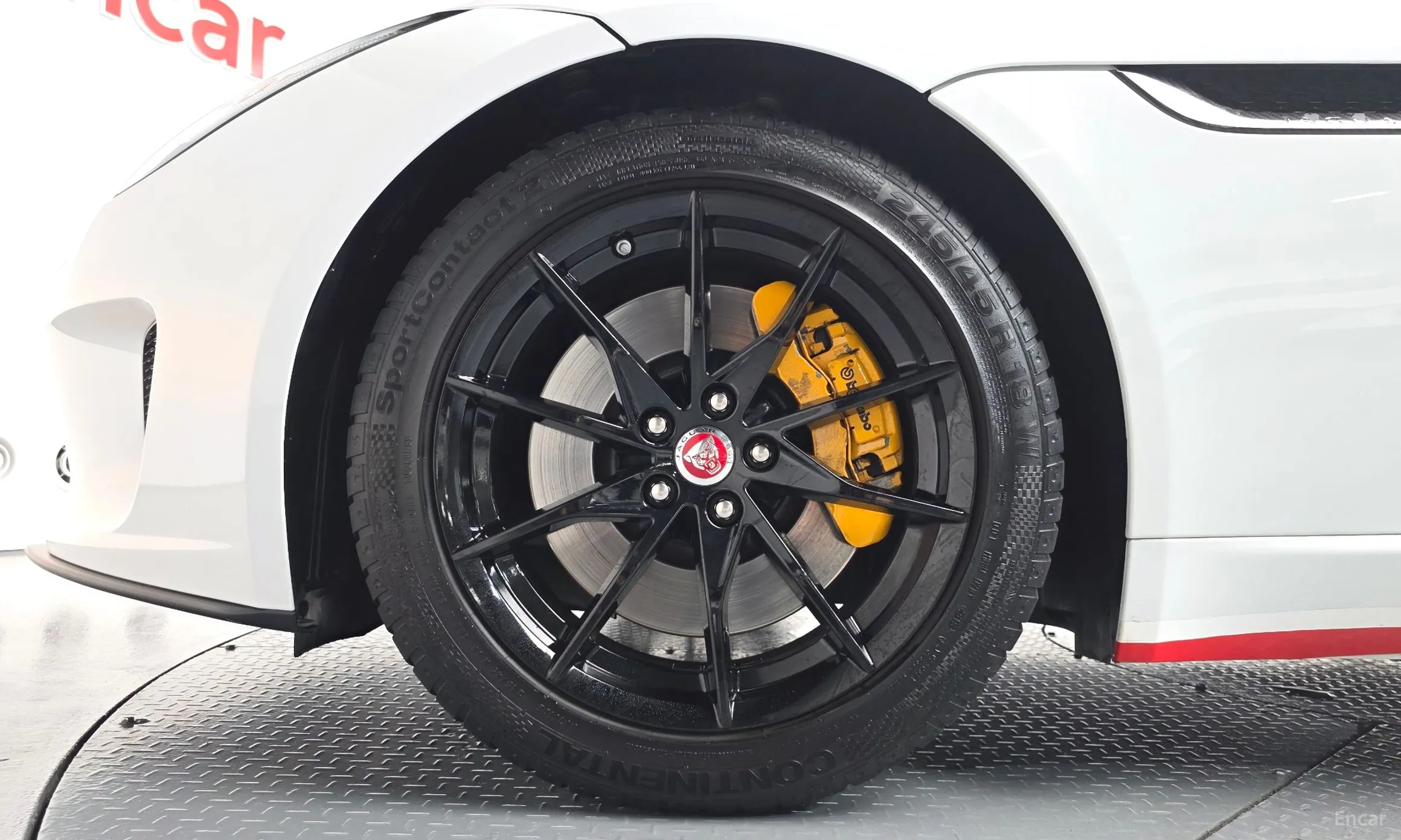 Jaguar F-TYPE превью 5