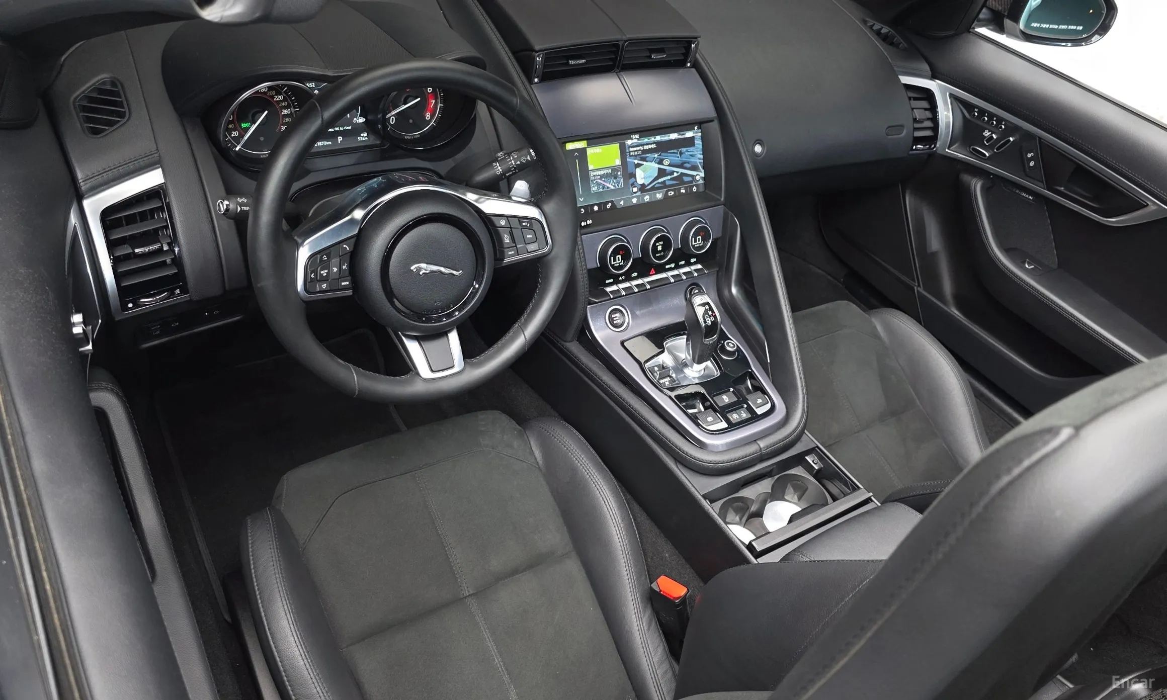 Jaguar F-TYPE превью 7
