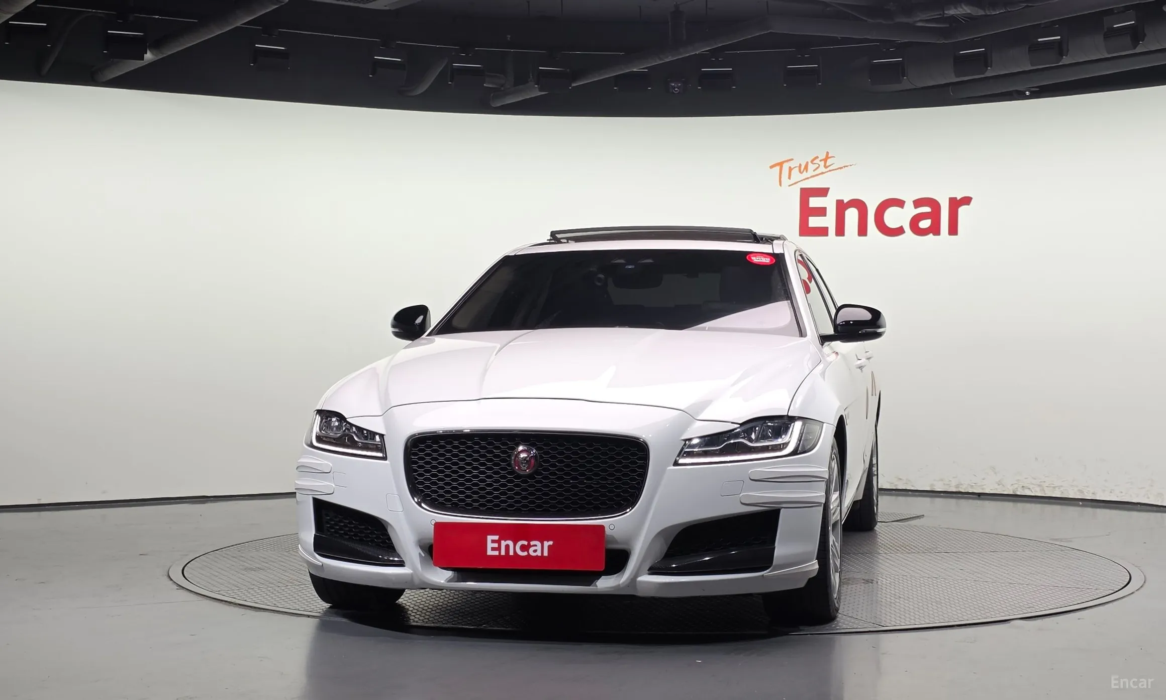 Jaguar XF (x260) превью 3