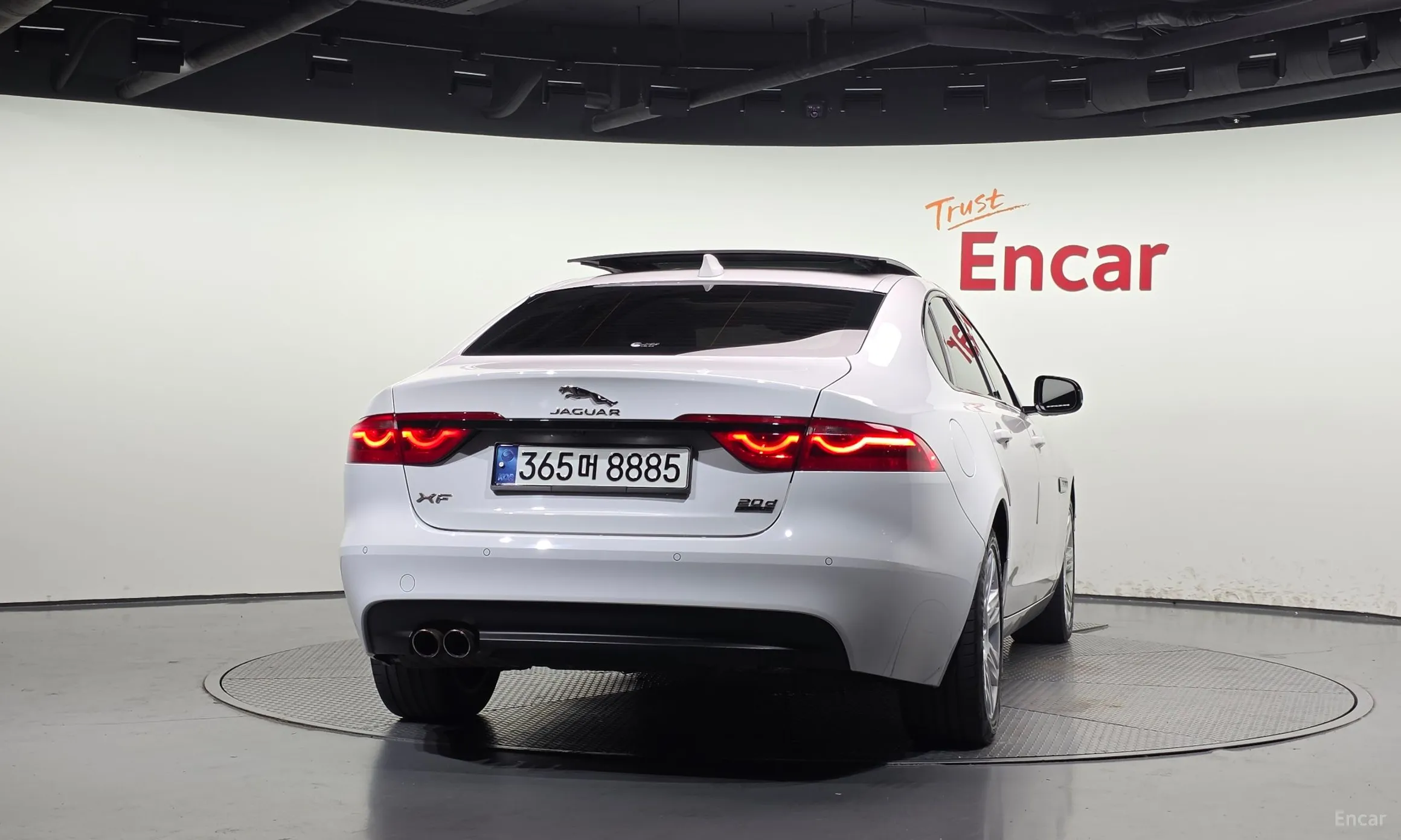 Jaguar XF (x260) превью 4