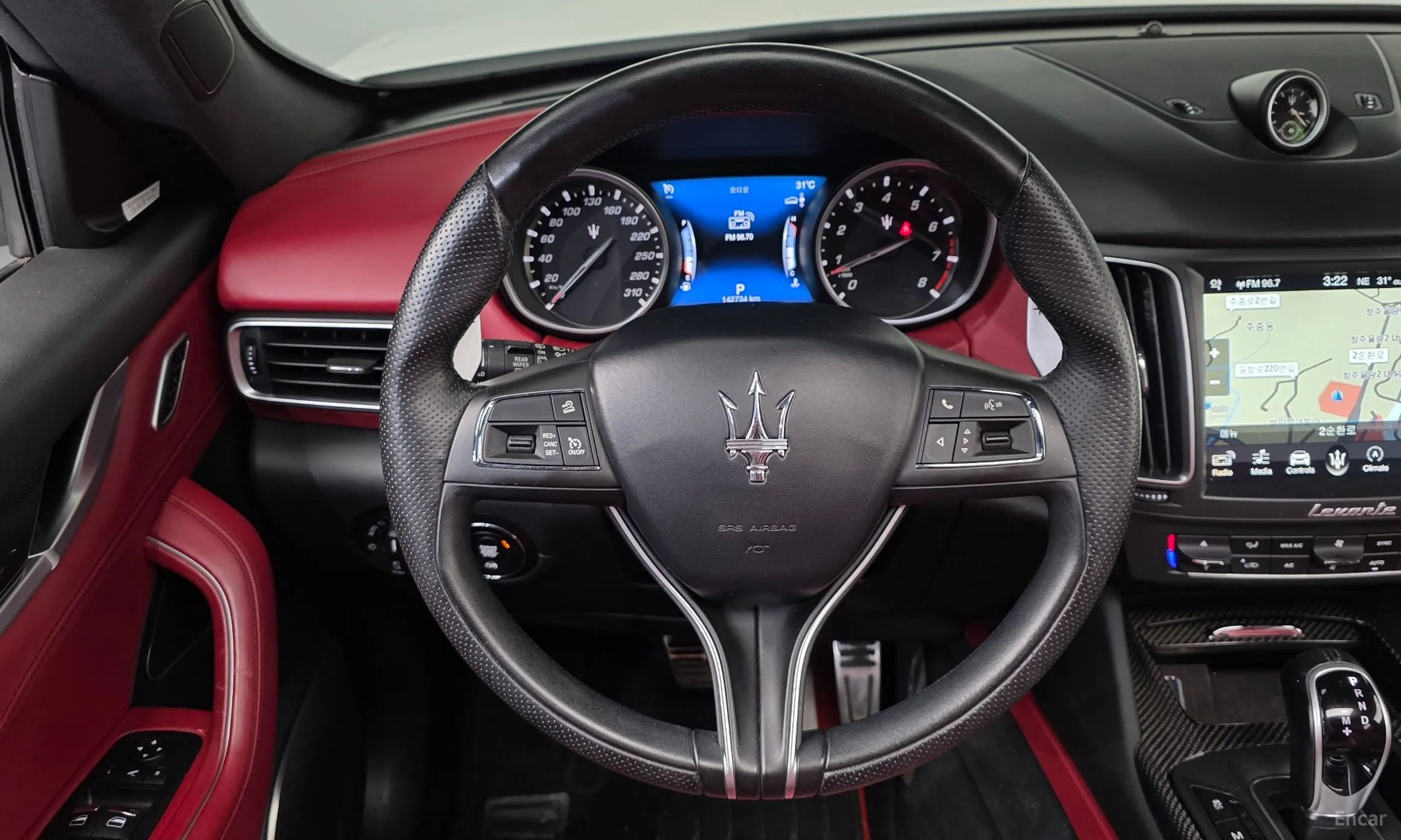 Maserati Levante превью 13