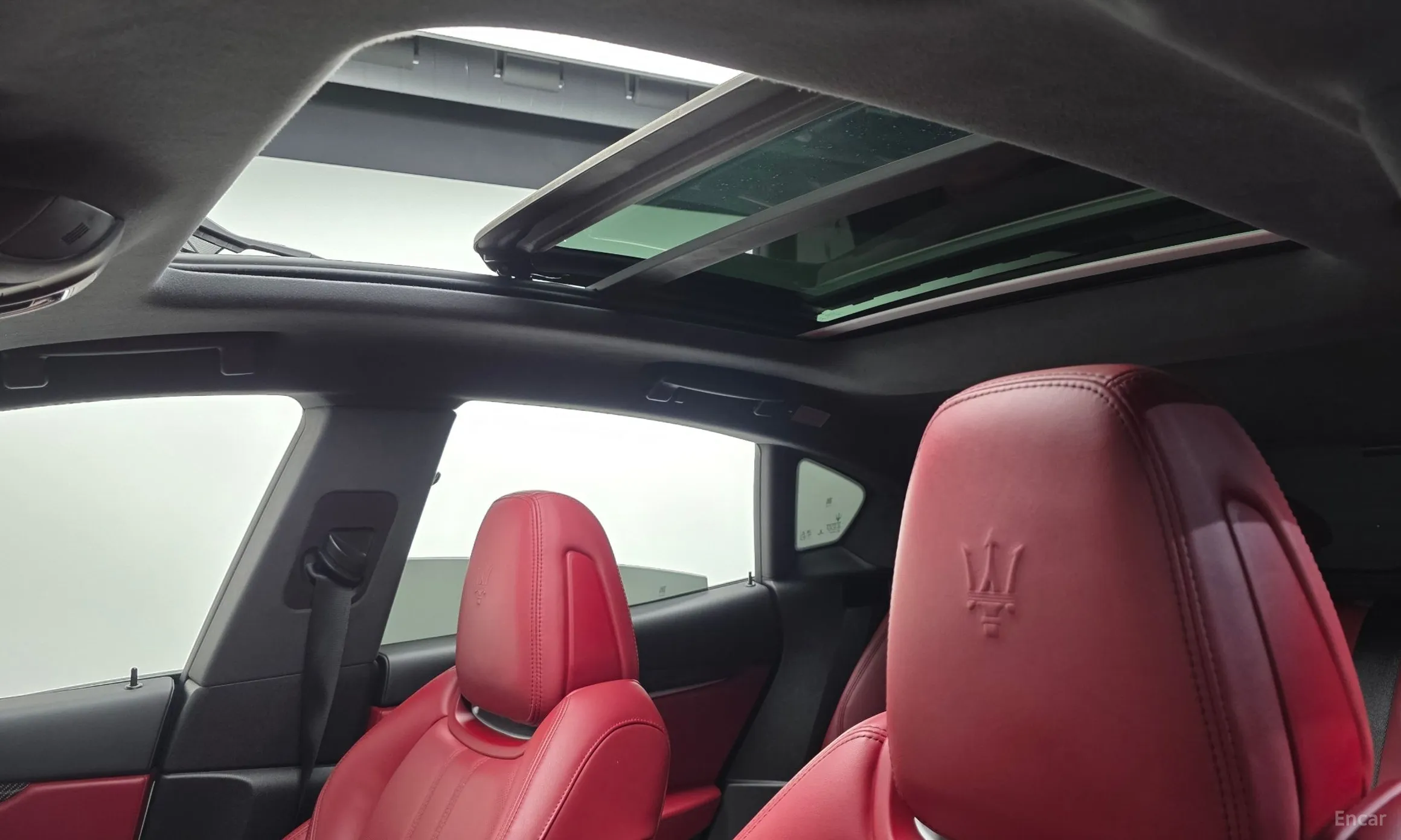 Maserati Levante превью 20