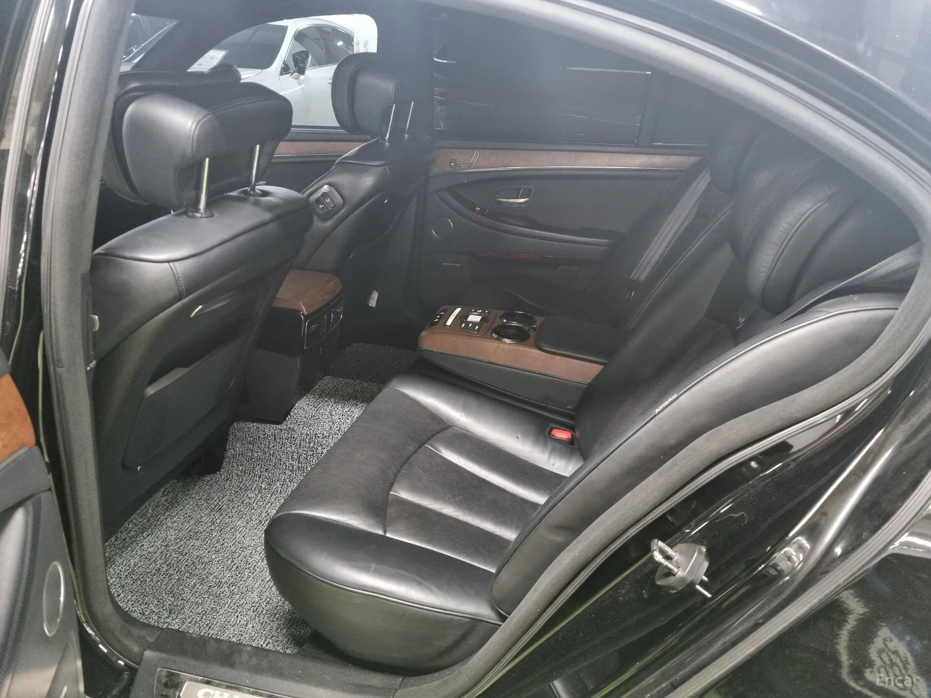 KG Mobility (SsangYong) Chairman W превью 10