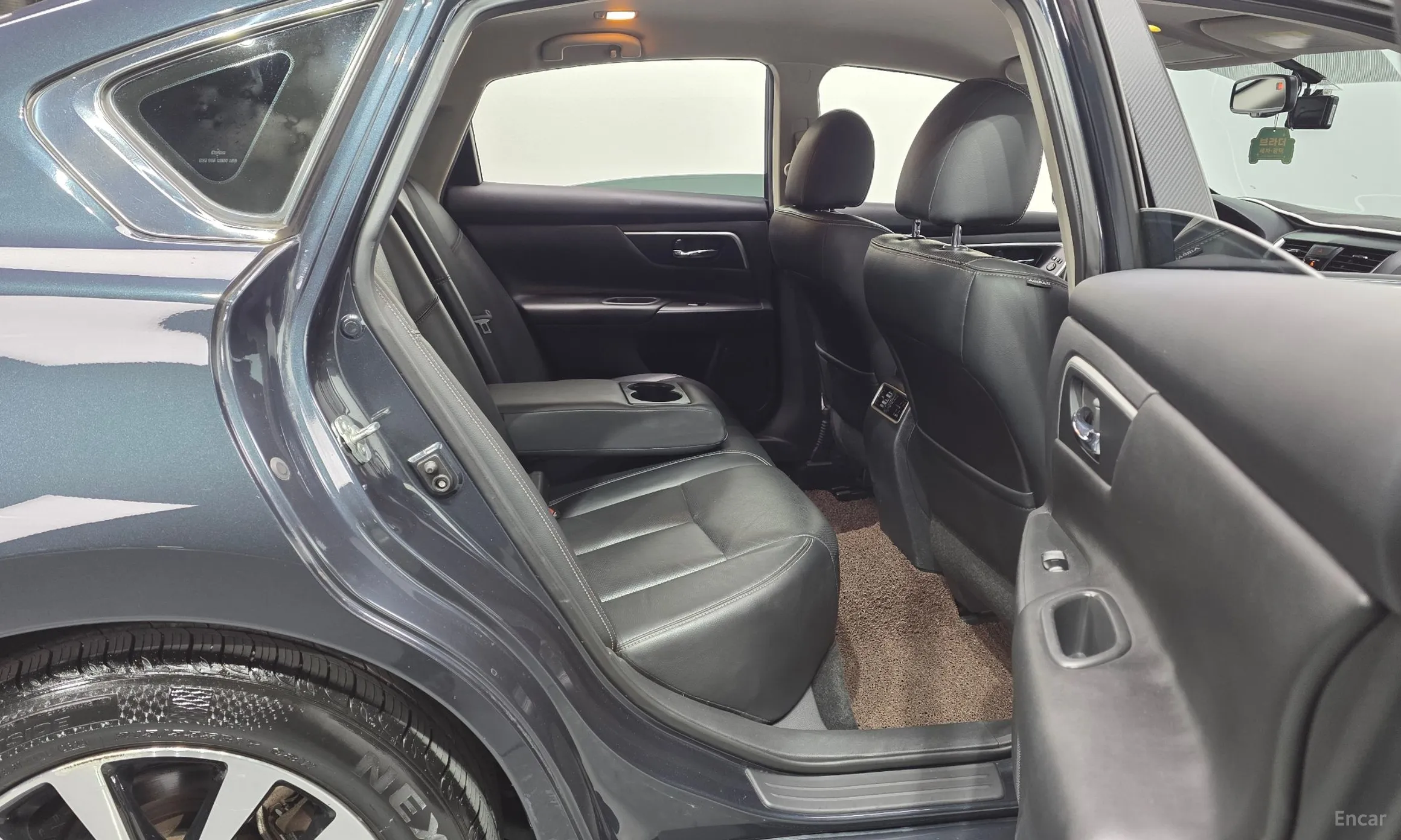 Nissan Altima превью 12