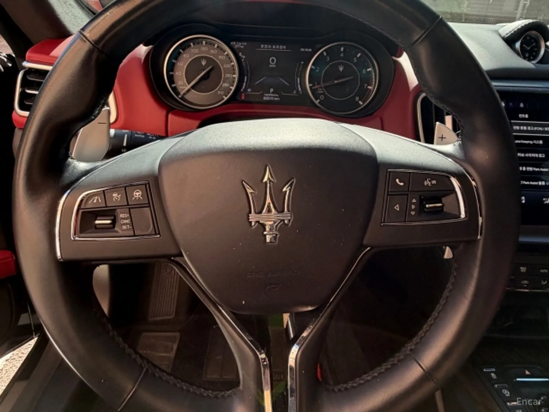 Maserati Ghibli превью 12