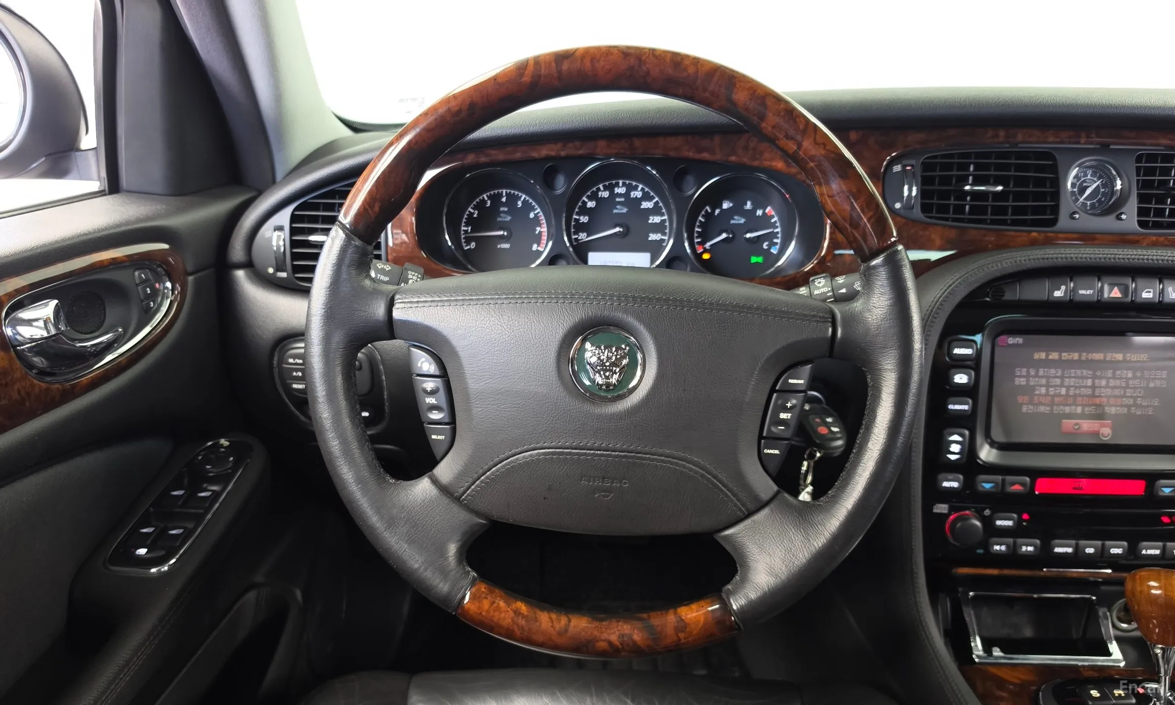 Jaguar XJ-8 превью 13